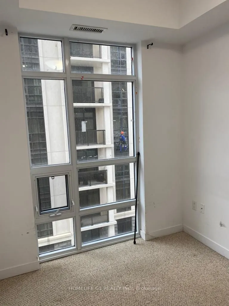 85 Robinson Street, #508