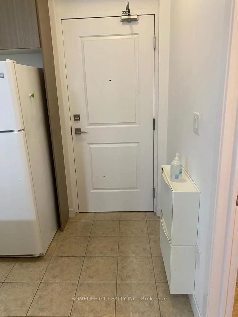 85 Robinson Street, #508