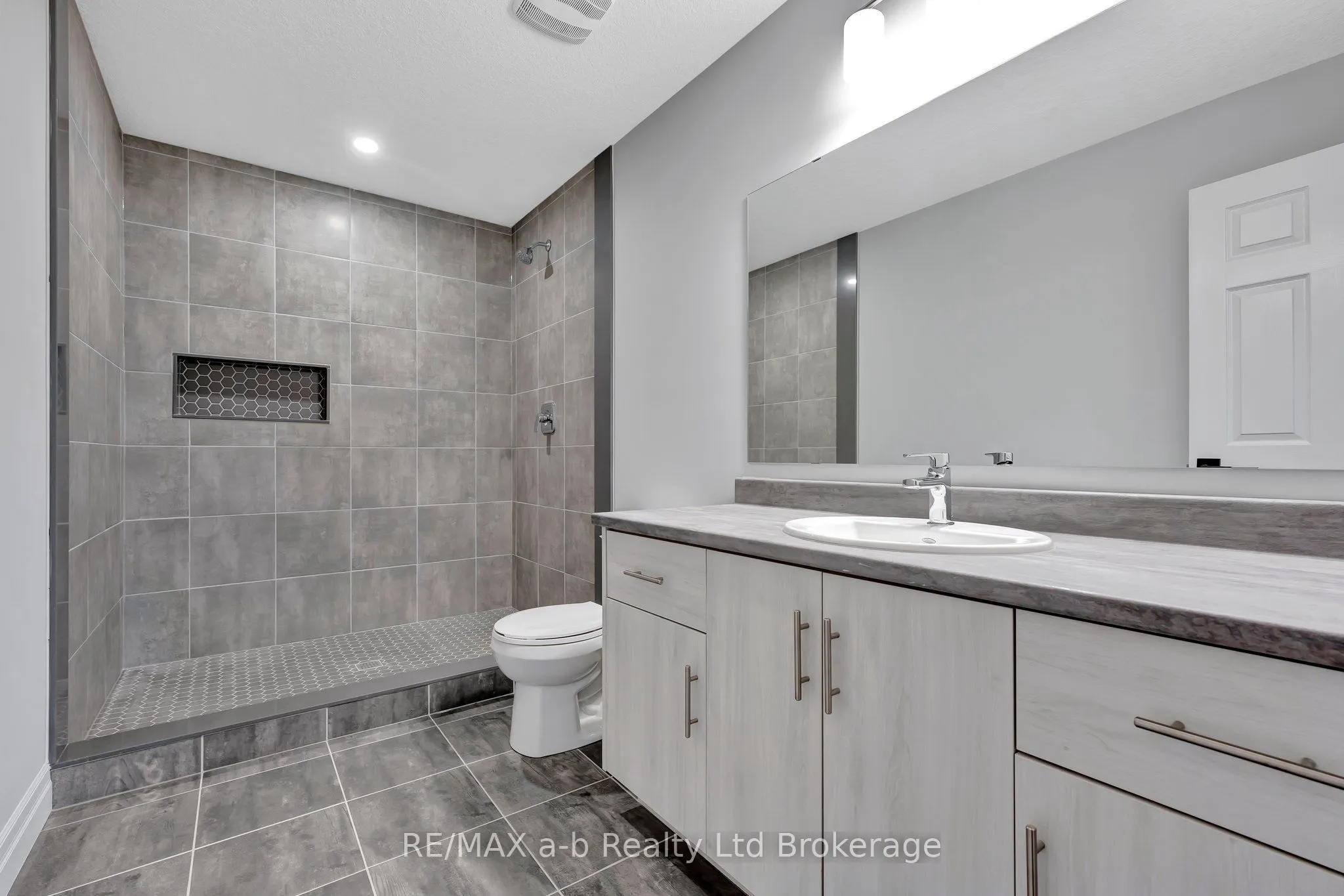 129 Lossing Drive