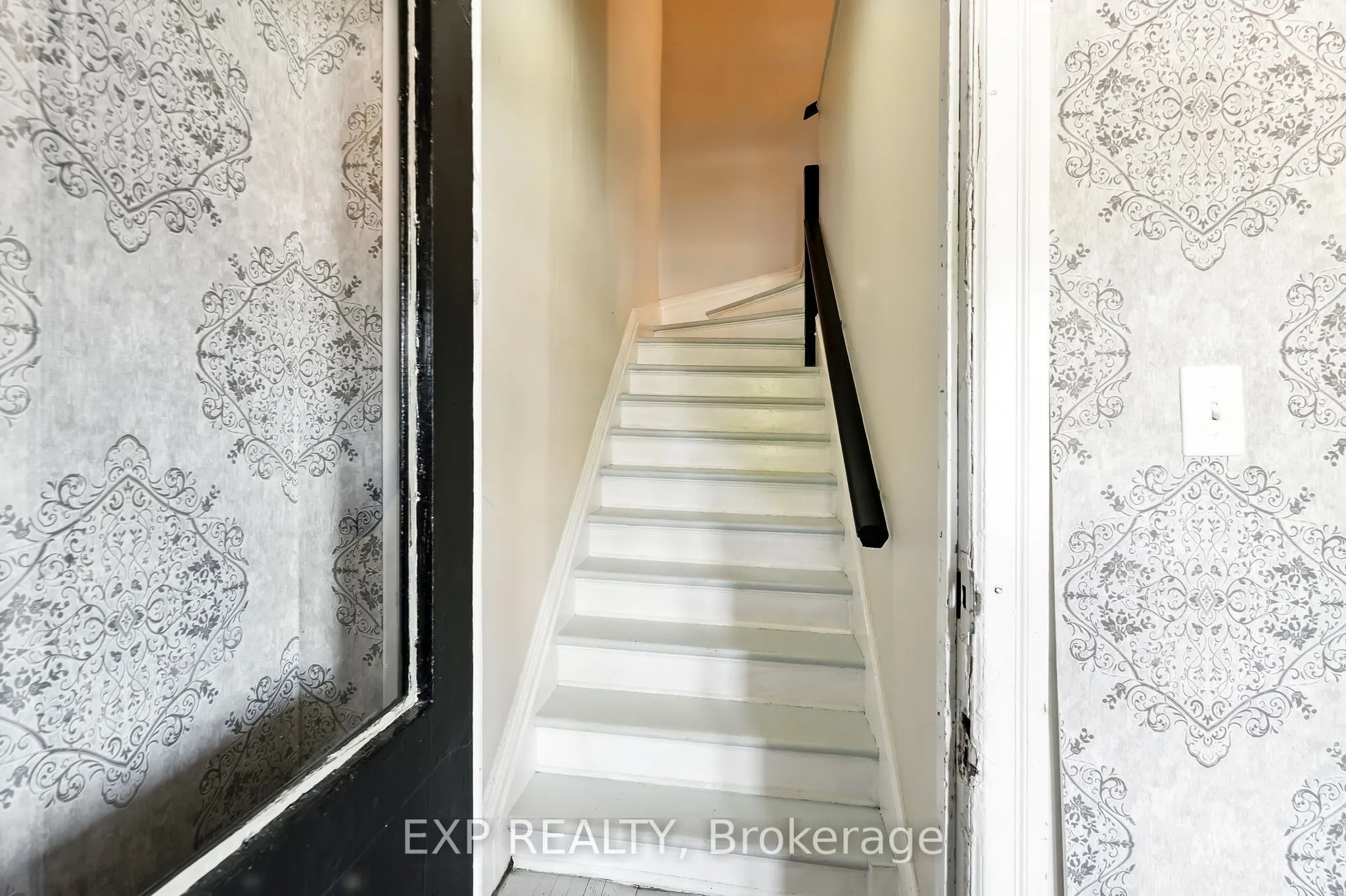 91 Mill Street N, #B