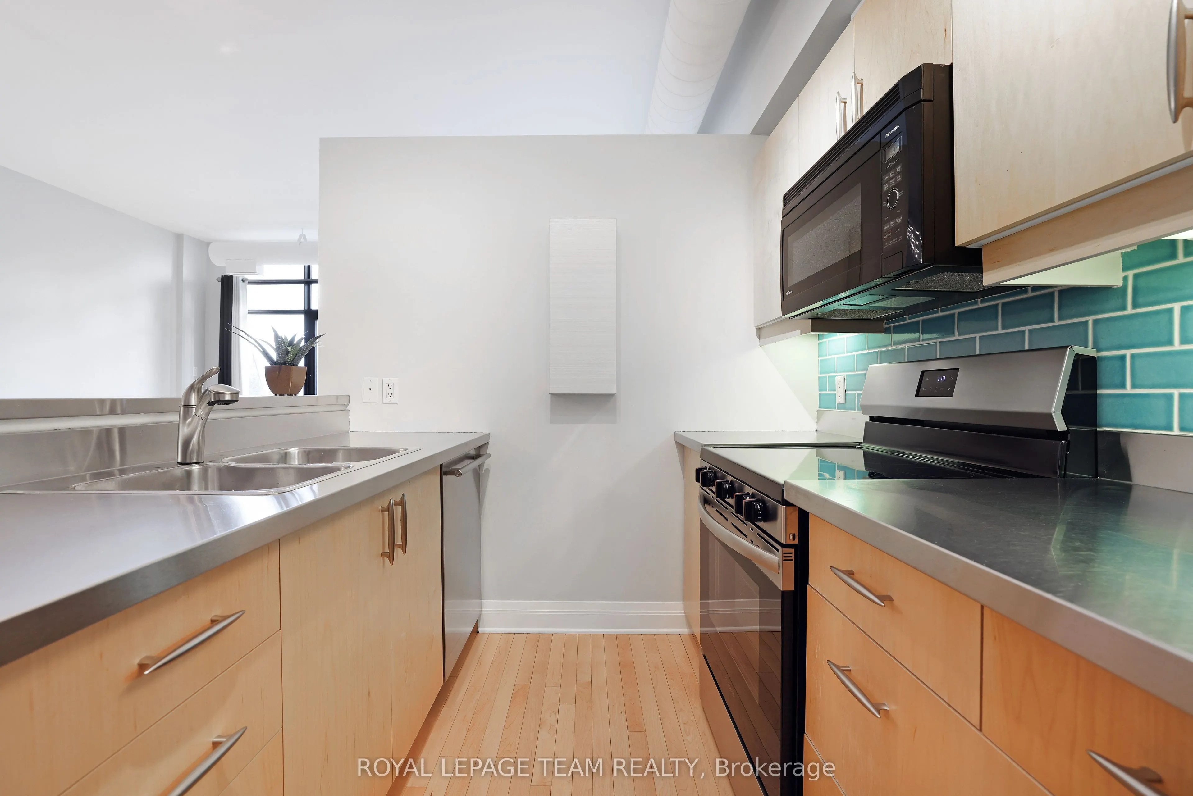 300 Powell Avenue, #203