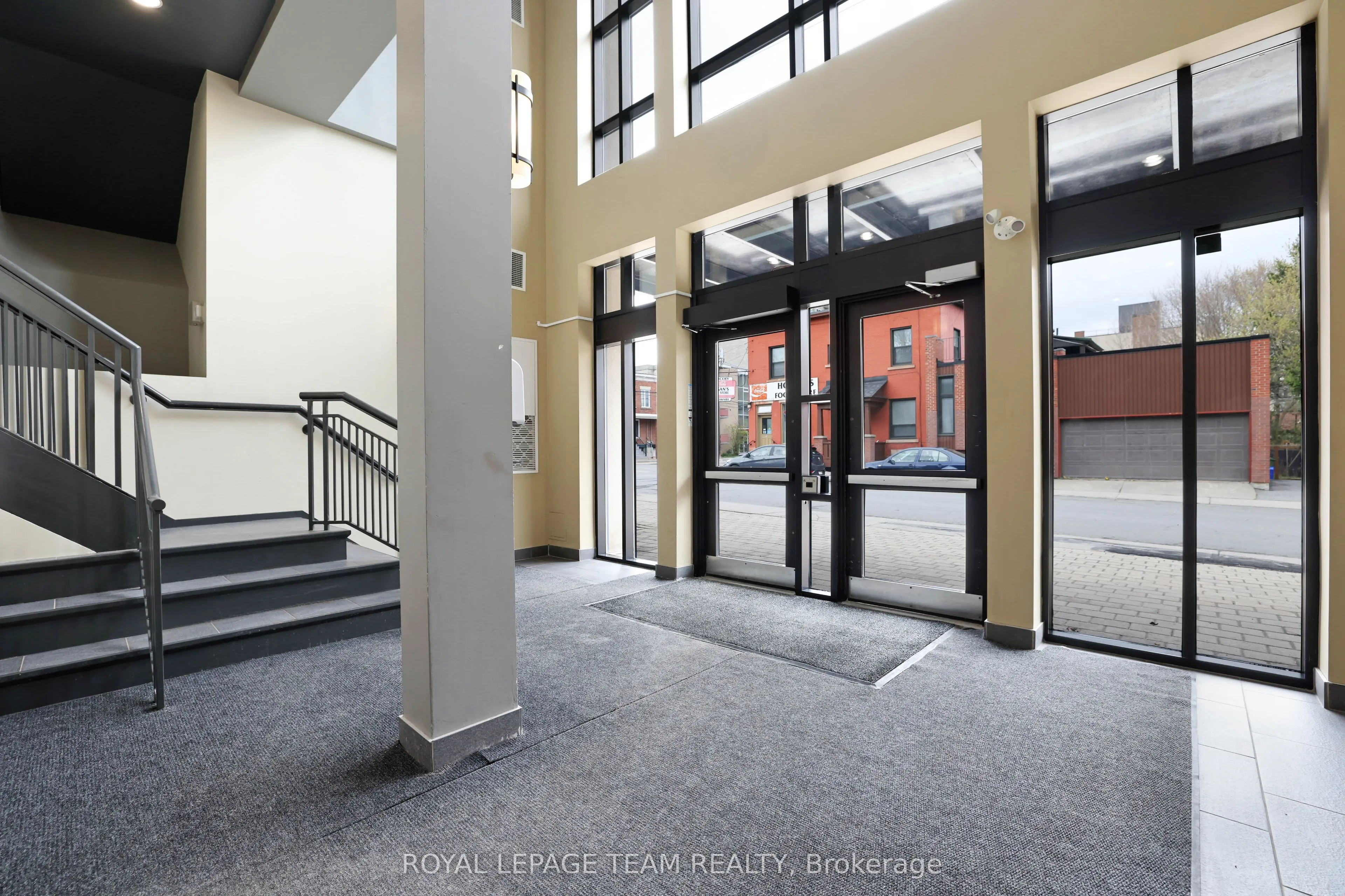 300 Powell Avenue, #203