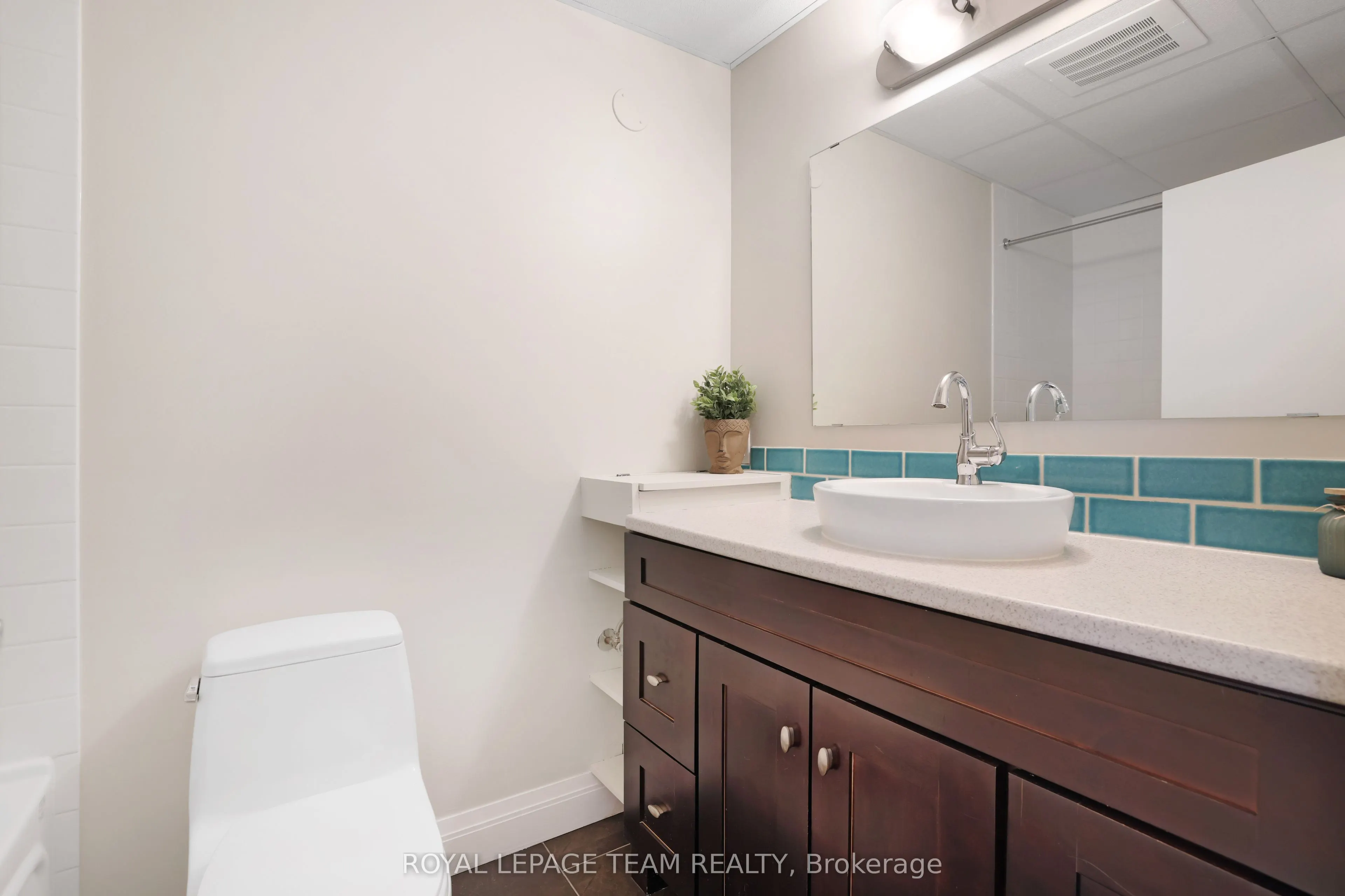 300 Powell Avenue, #203