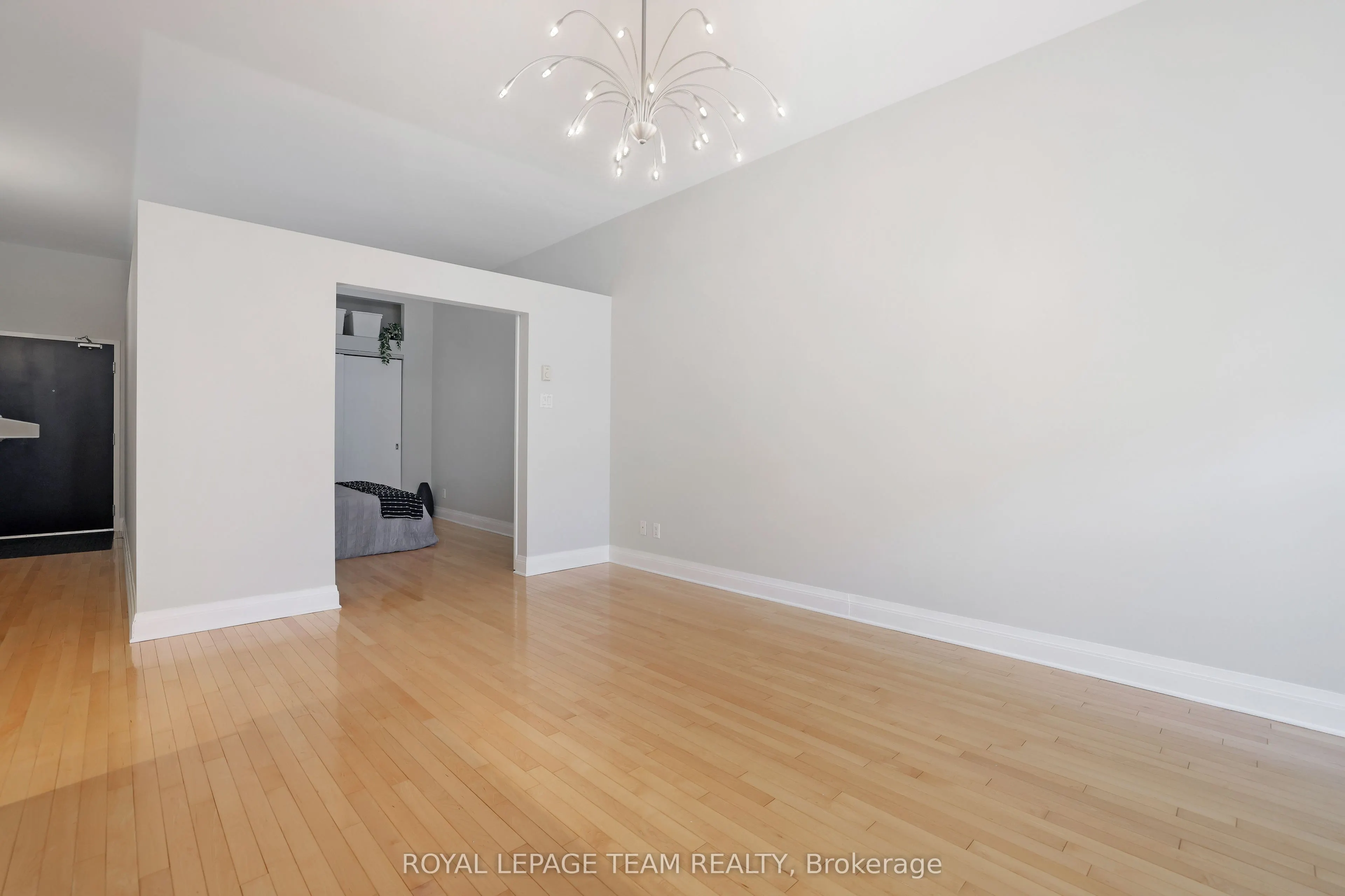 300 Powell Avenue, #203