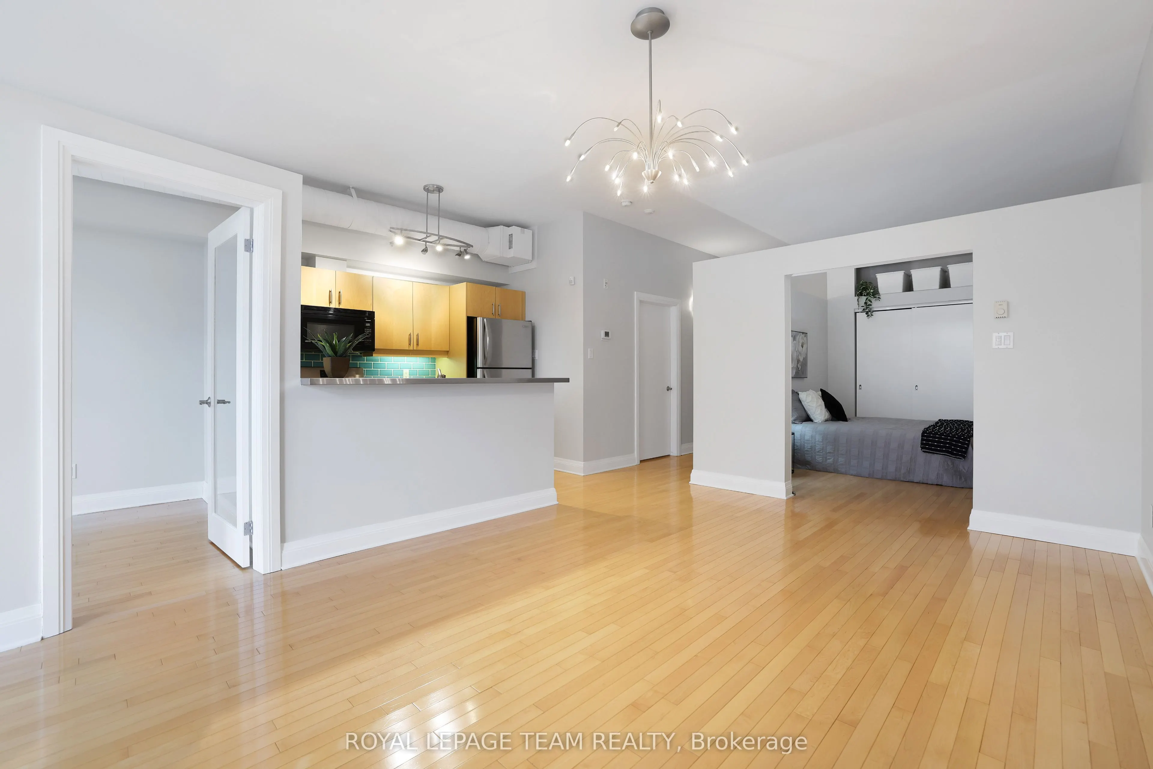 300 Powell Avenue, #203