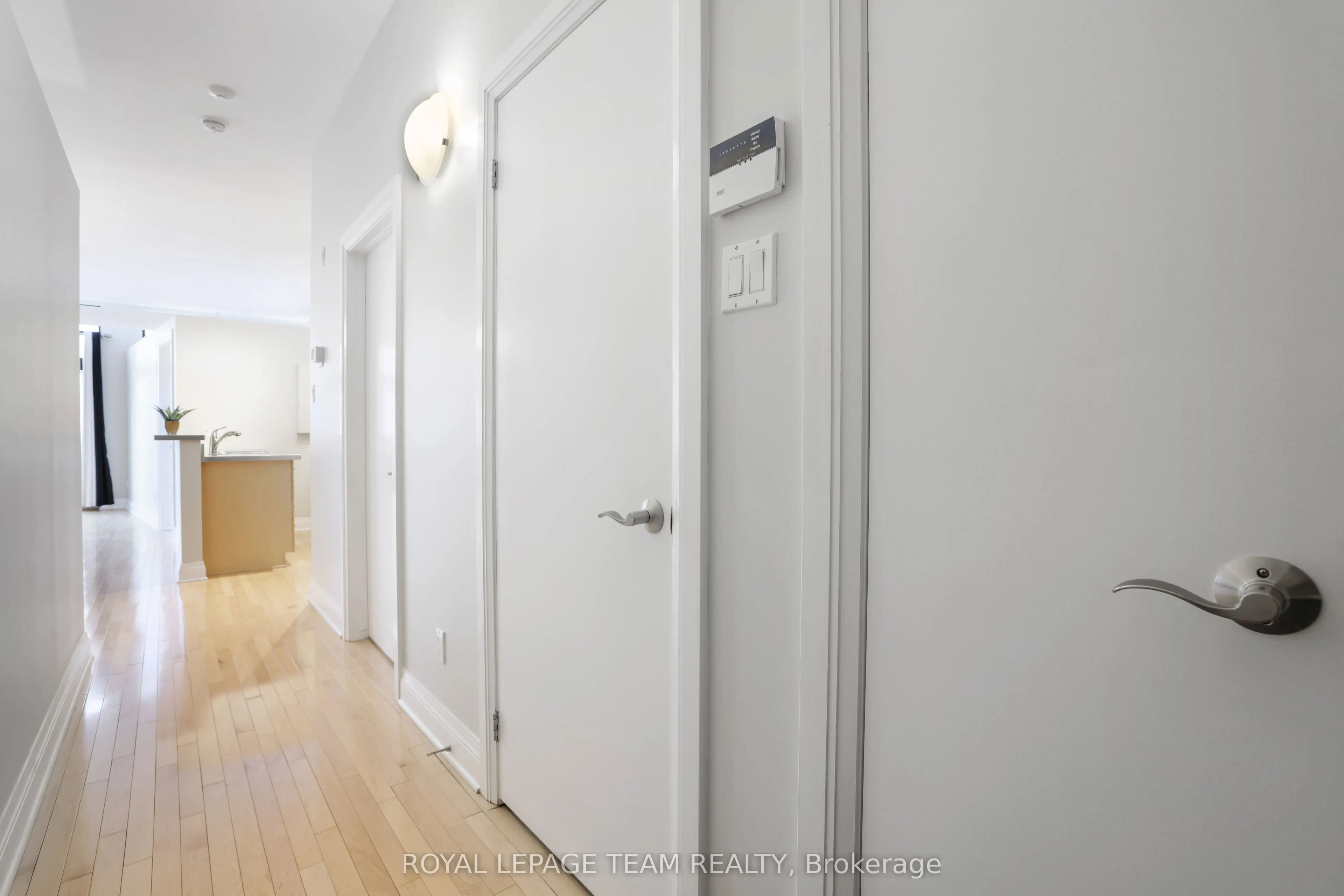 300 Powell Avenue, #203