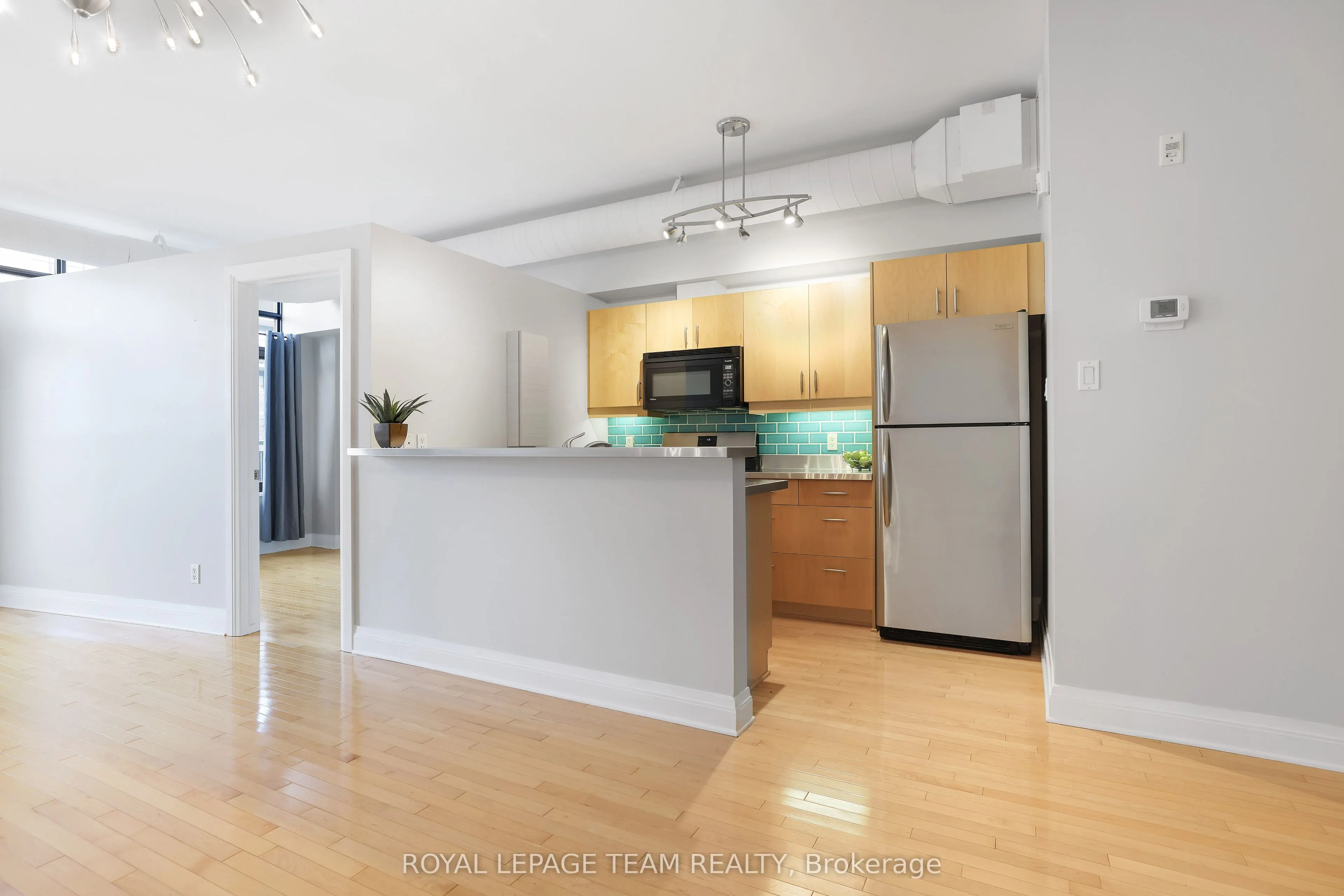 300 Powell Avenue, #203