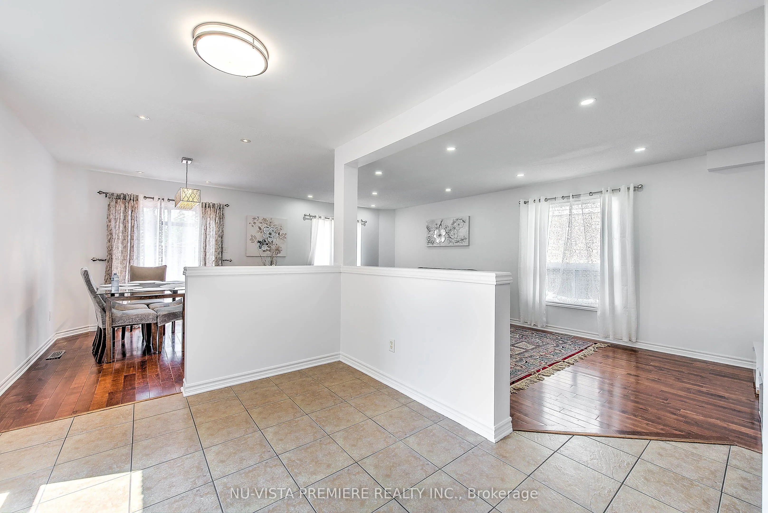 1046 CROSSCREEK Crescent