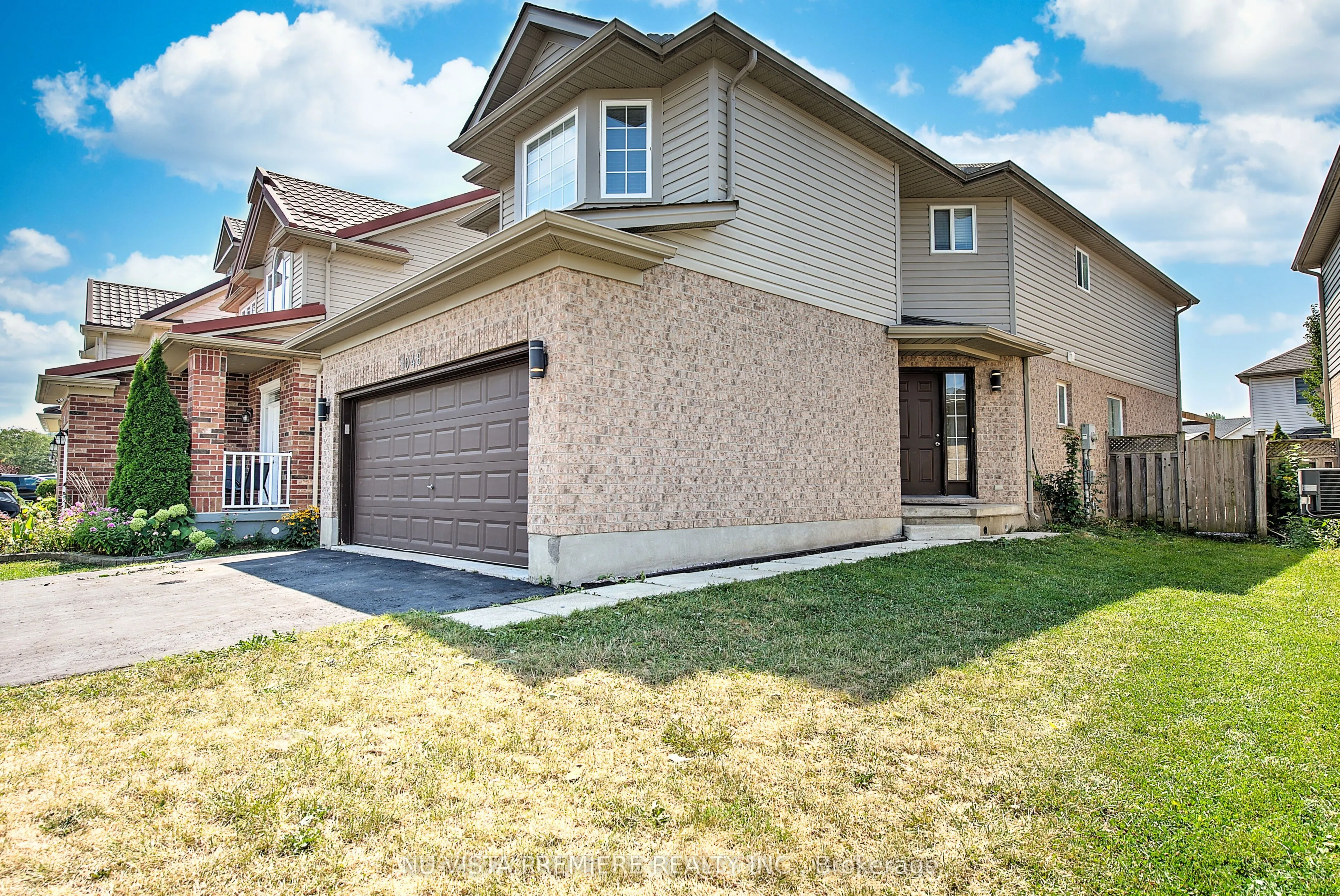 1046 CROSSCREEK Crescent
