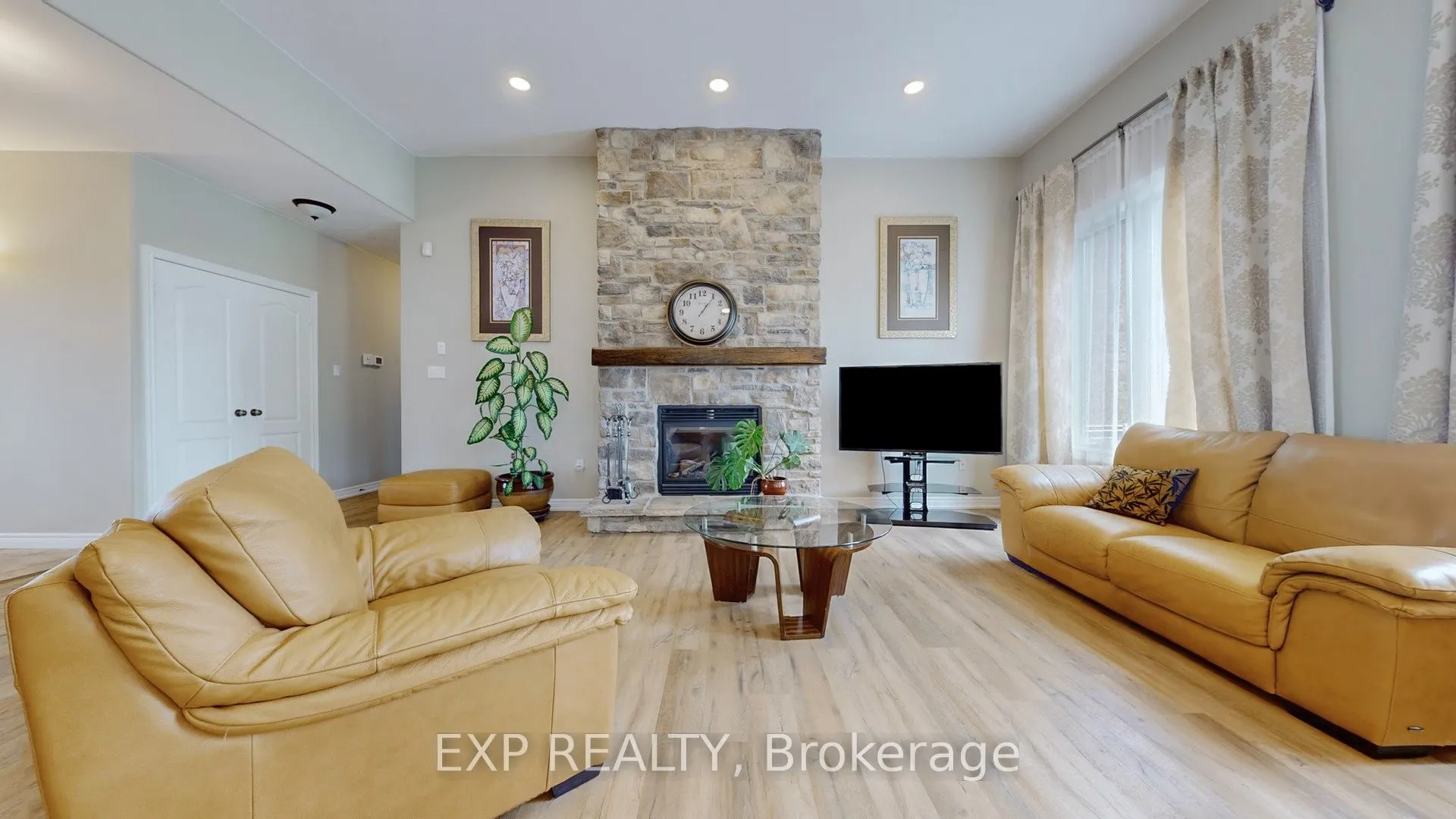 42 Somerville Crescent W