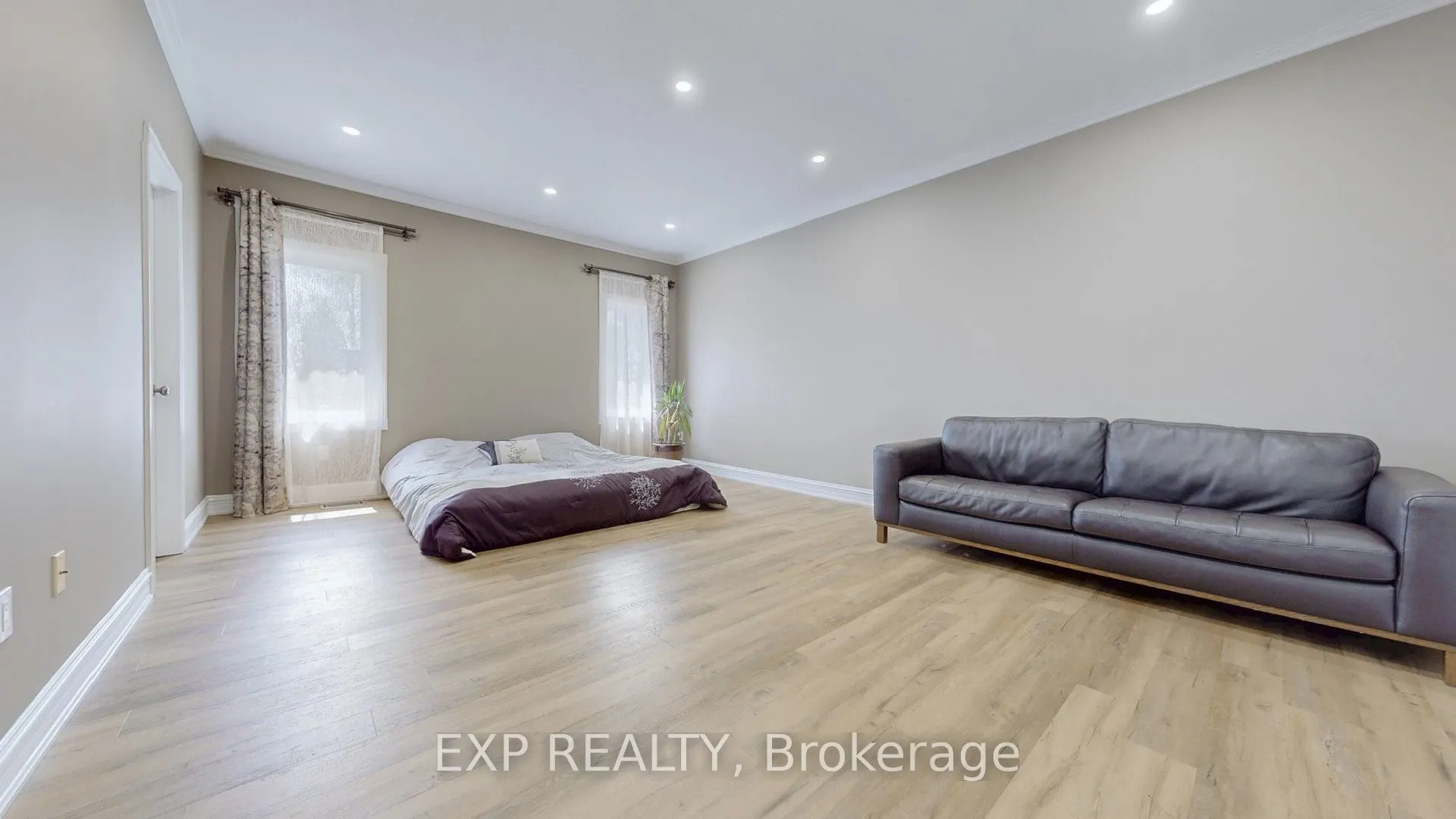 42 Somerville Crescent W