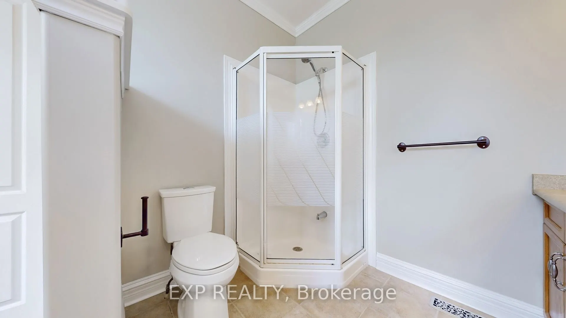 42 Somerville Crescent W