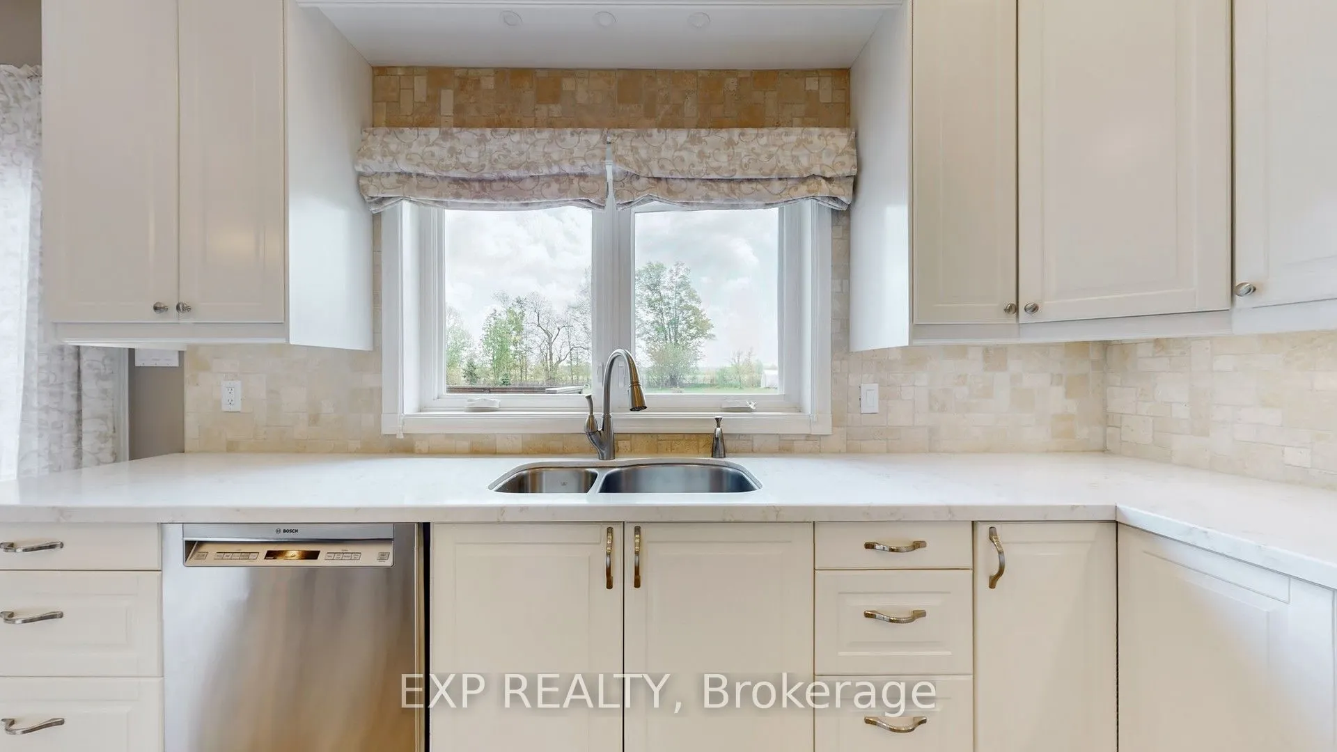 42 Somerville Crescent W