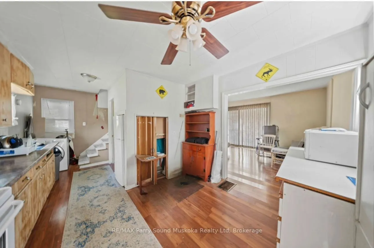 1027 Riverside Drive