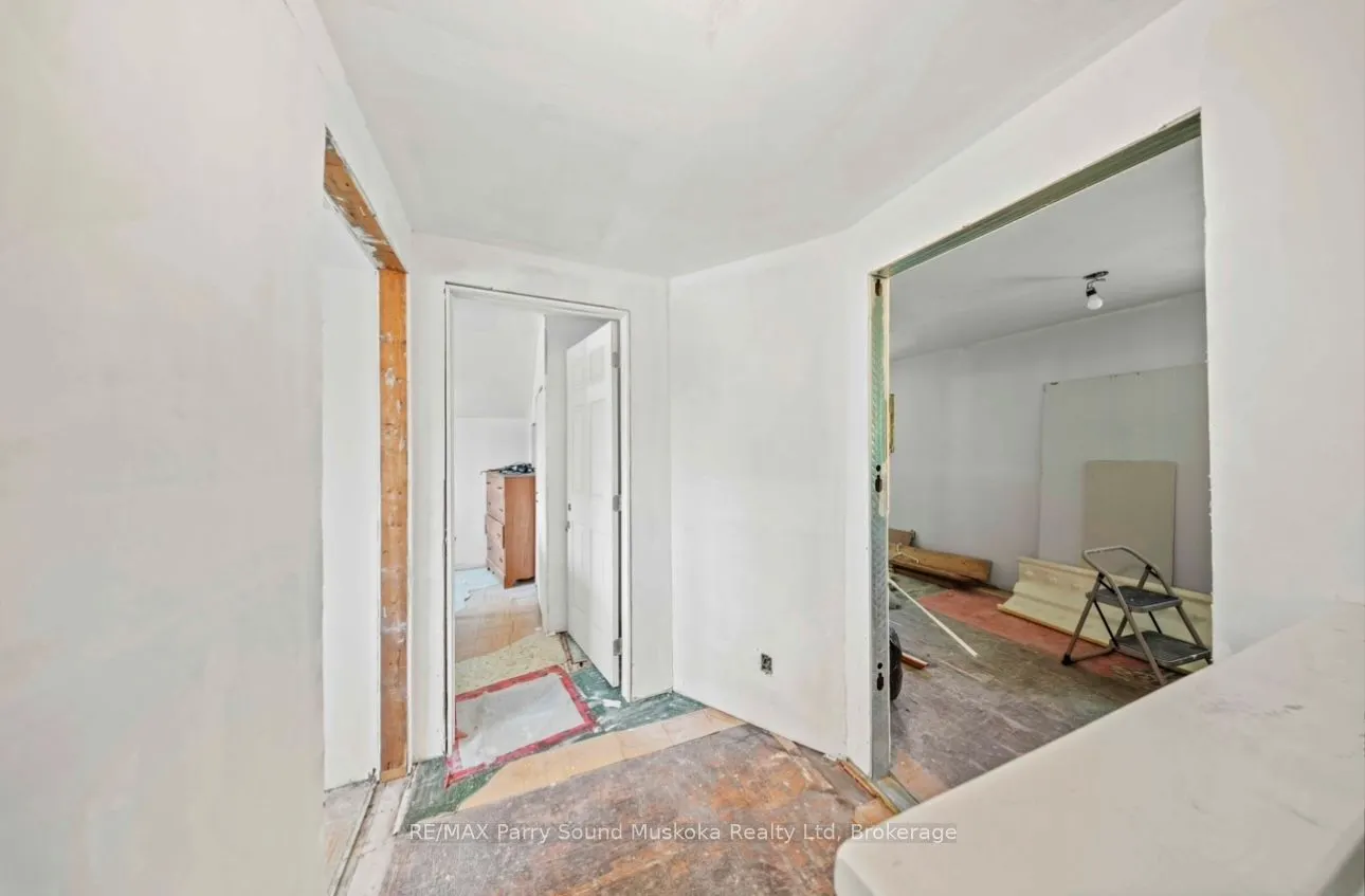 1027 Riverside Drive
