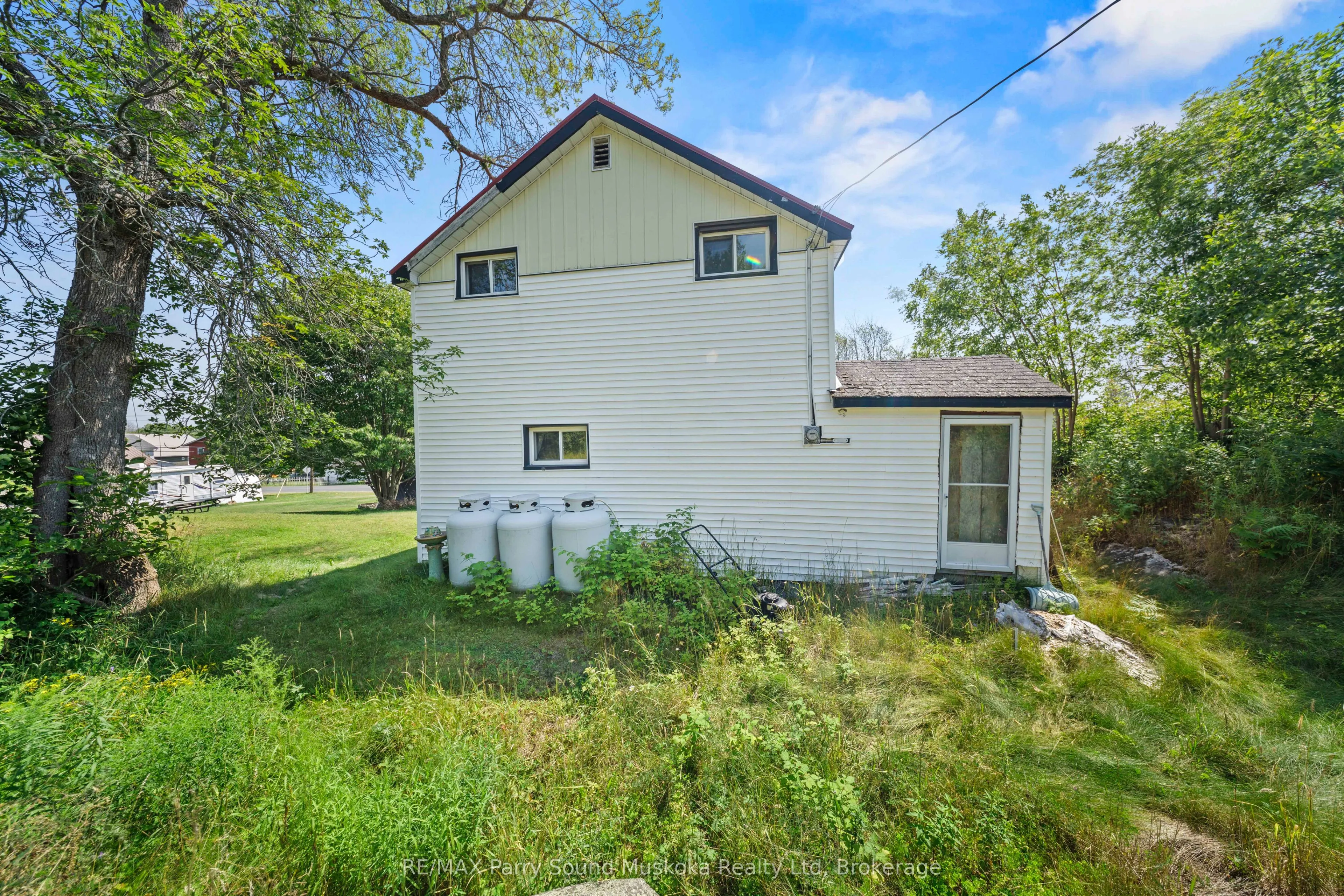 1027 Riverside Drive