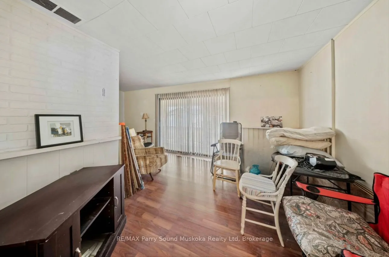 1027 Riverside Drive
