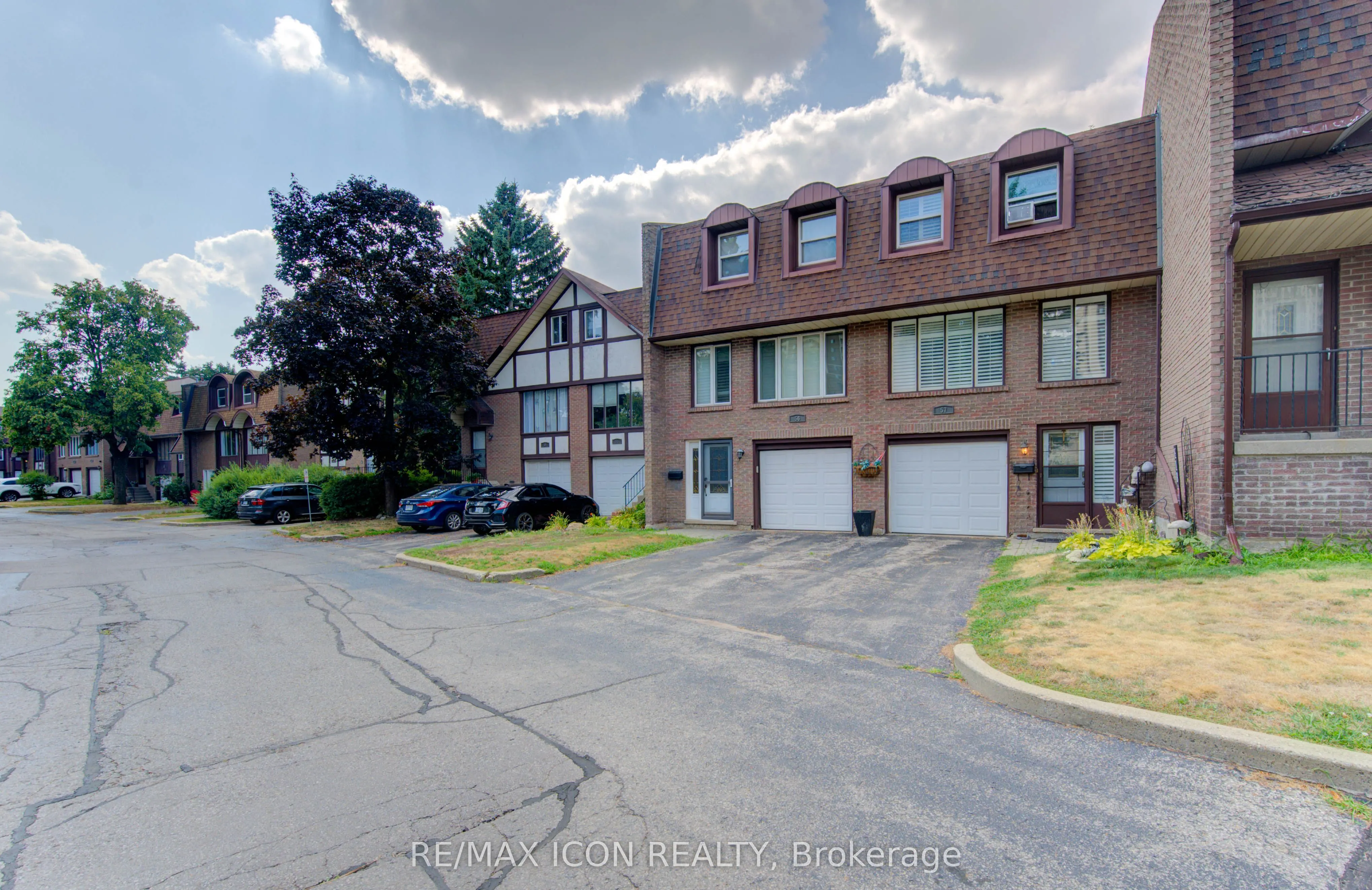 49 Cedarwoods Crescent, #57