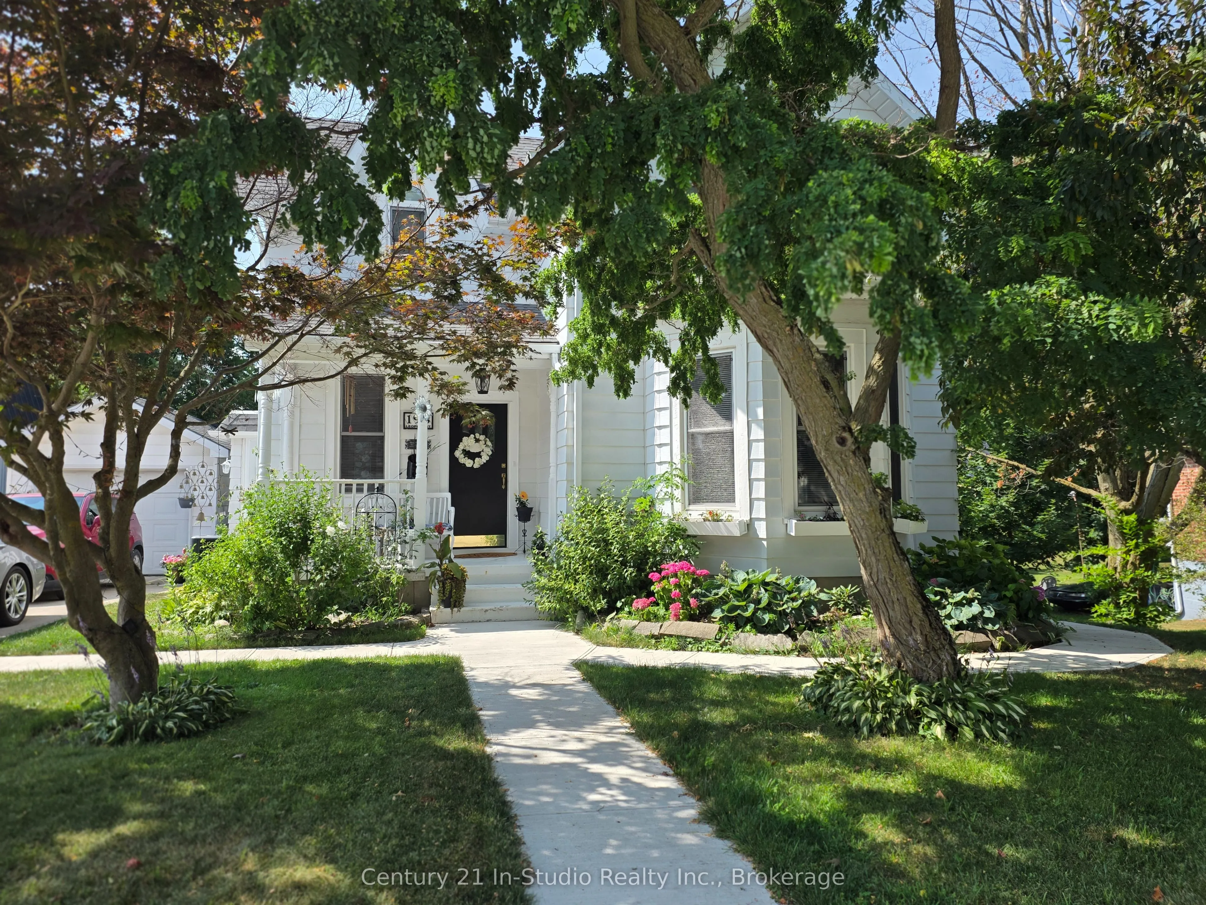 198 Leopold Street S, #2