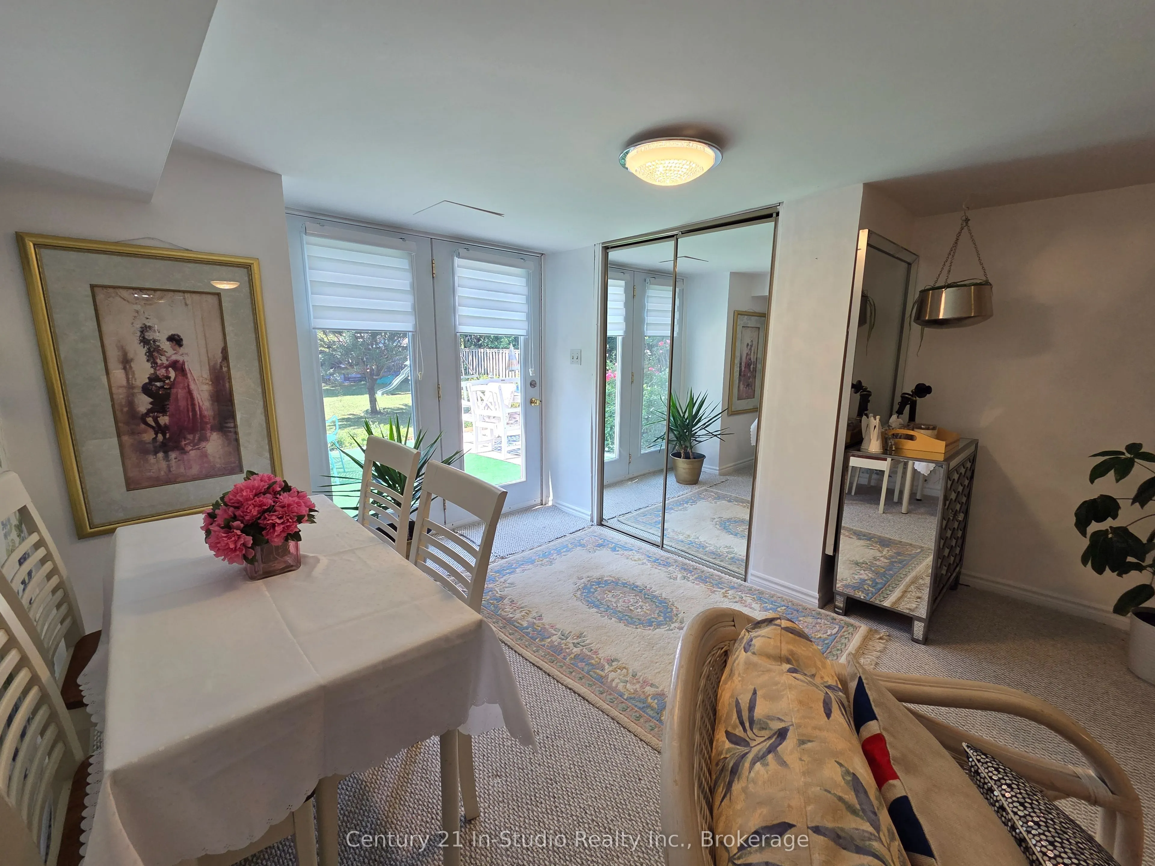 198 Leopold Street S, #2