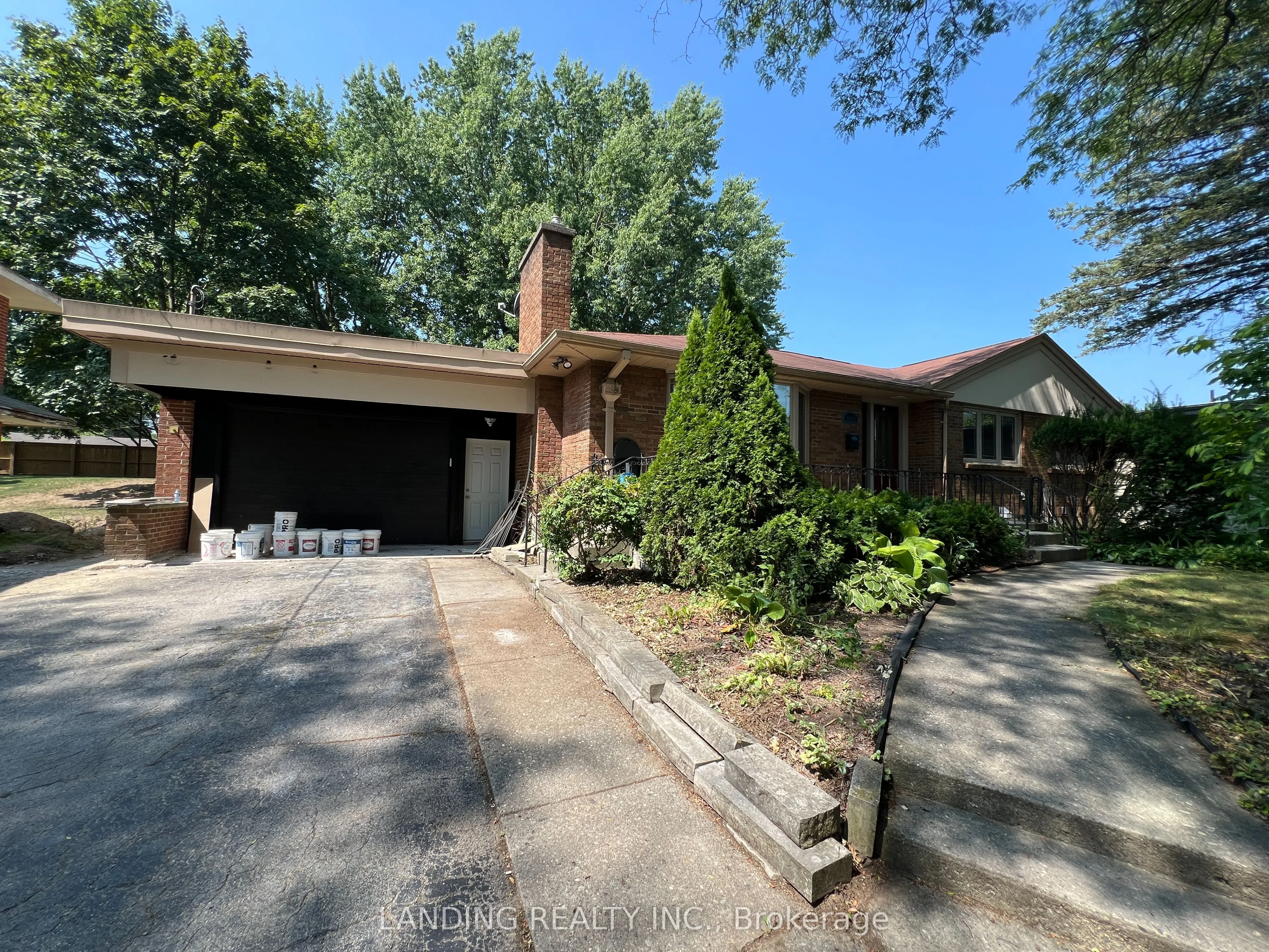 1629 LOUISE Boulevard, #main