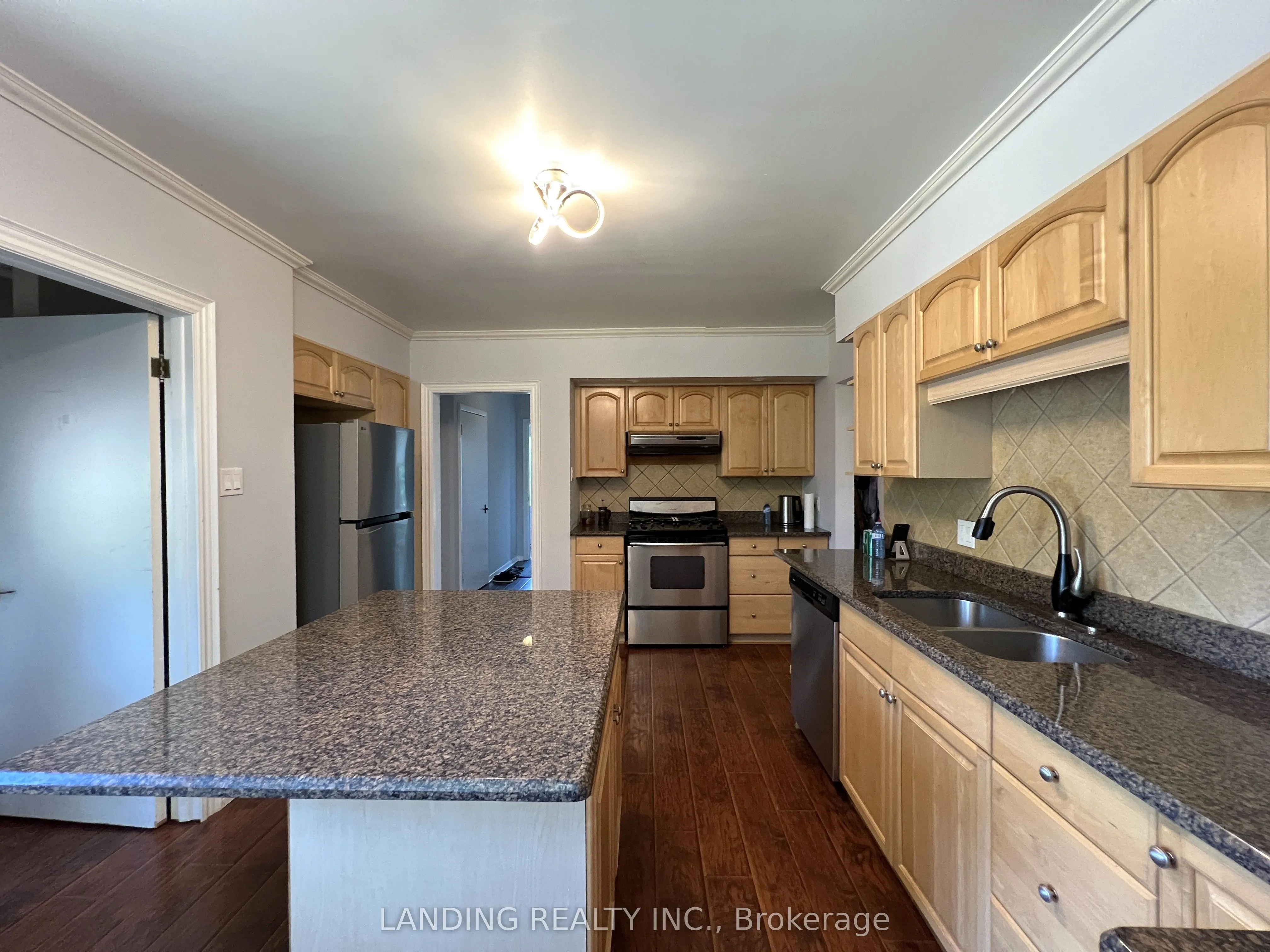 1629 LOUISE Boulevard, #main
