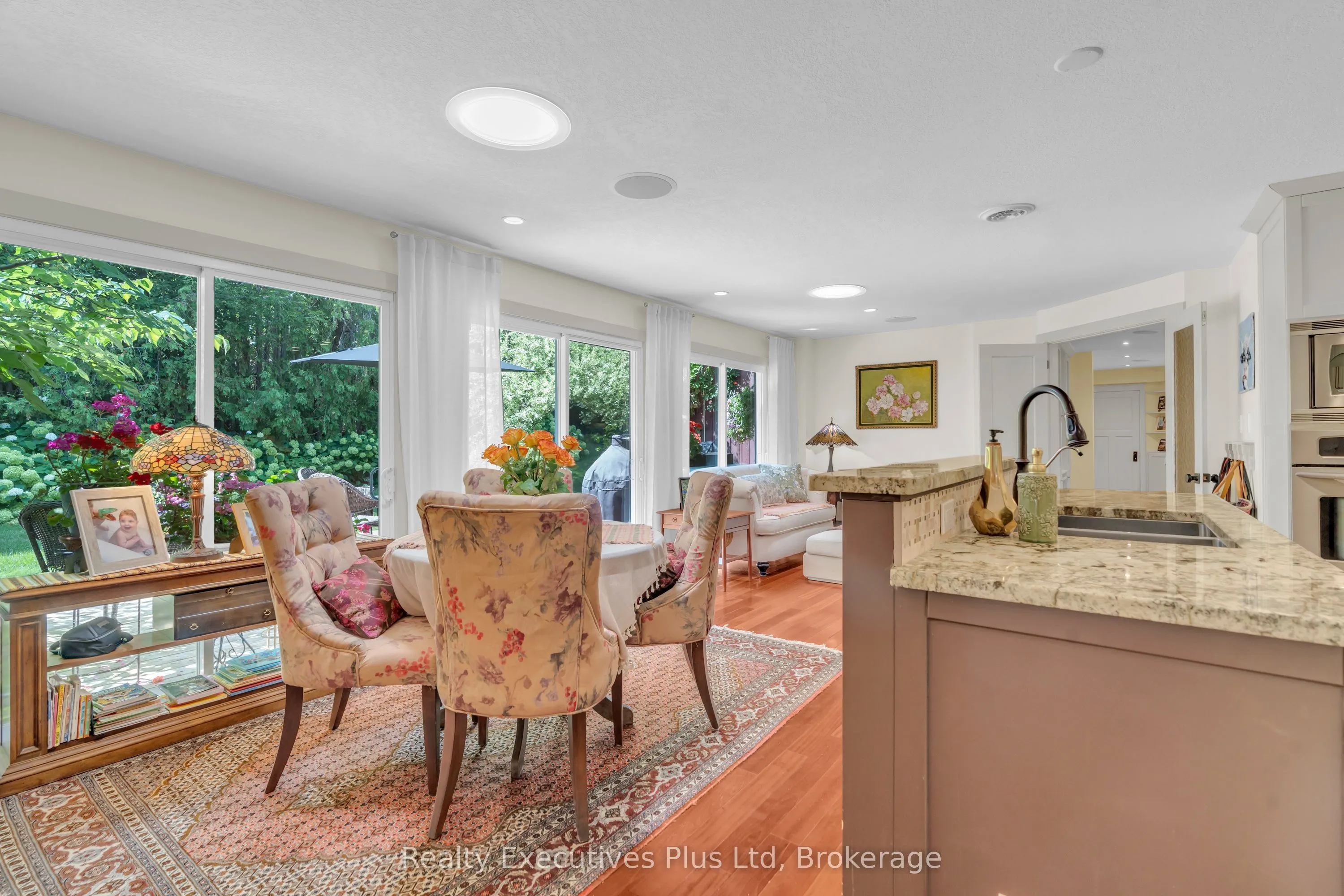 4 Glenhill Place