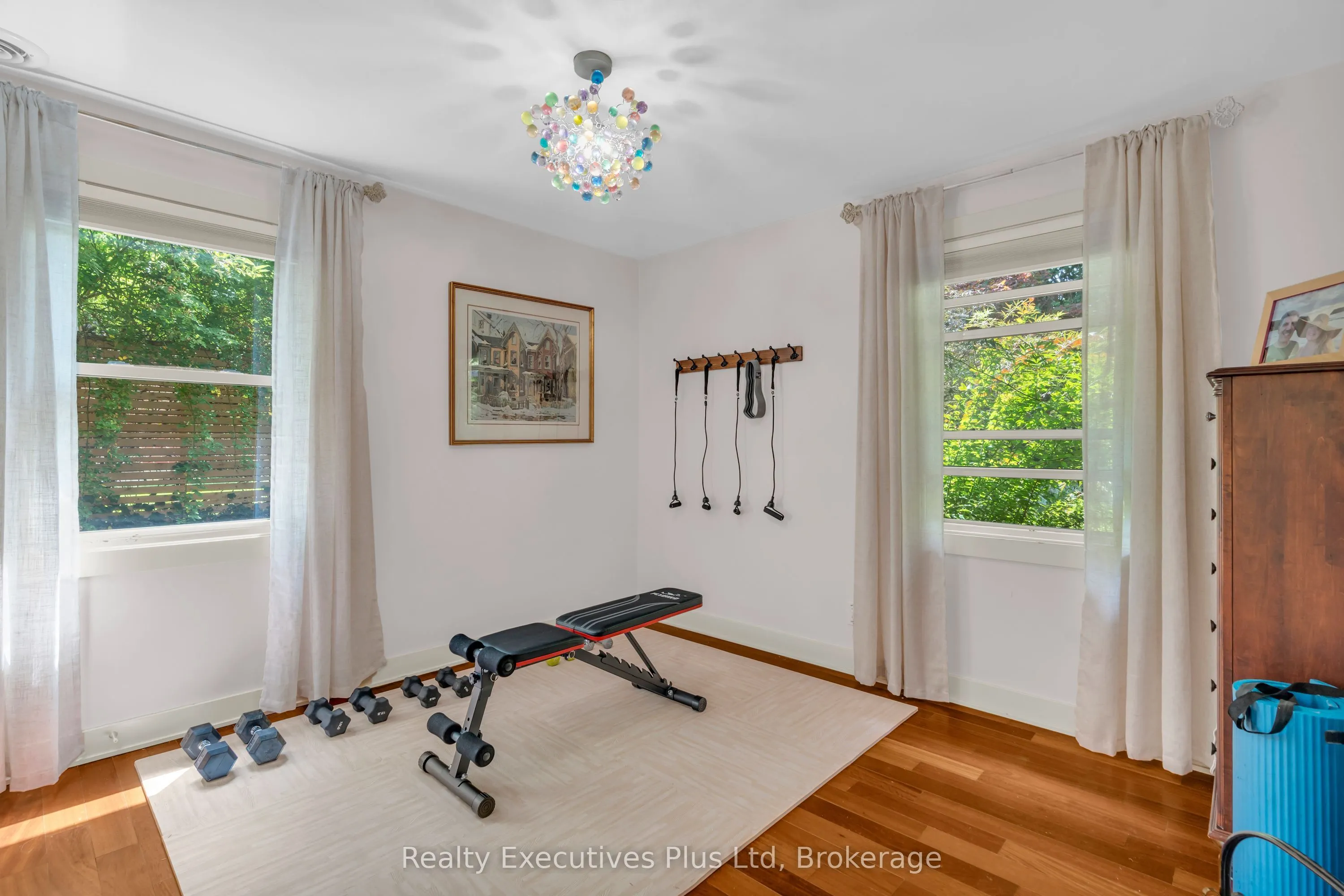 4 Glenhill Place