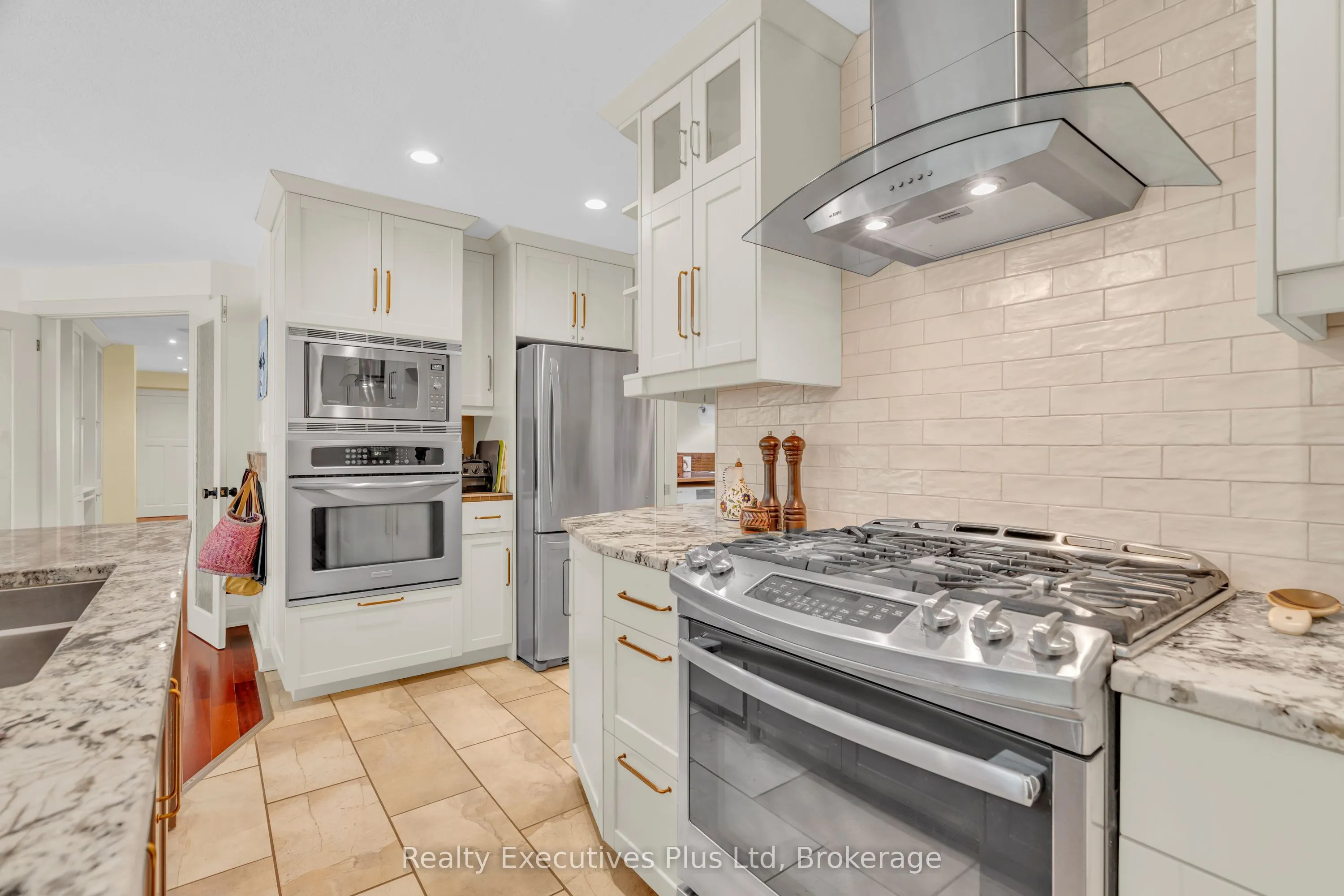 4 Glenhill Place
