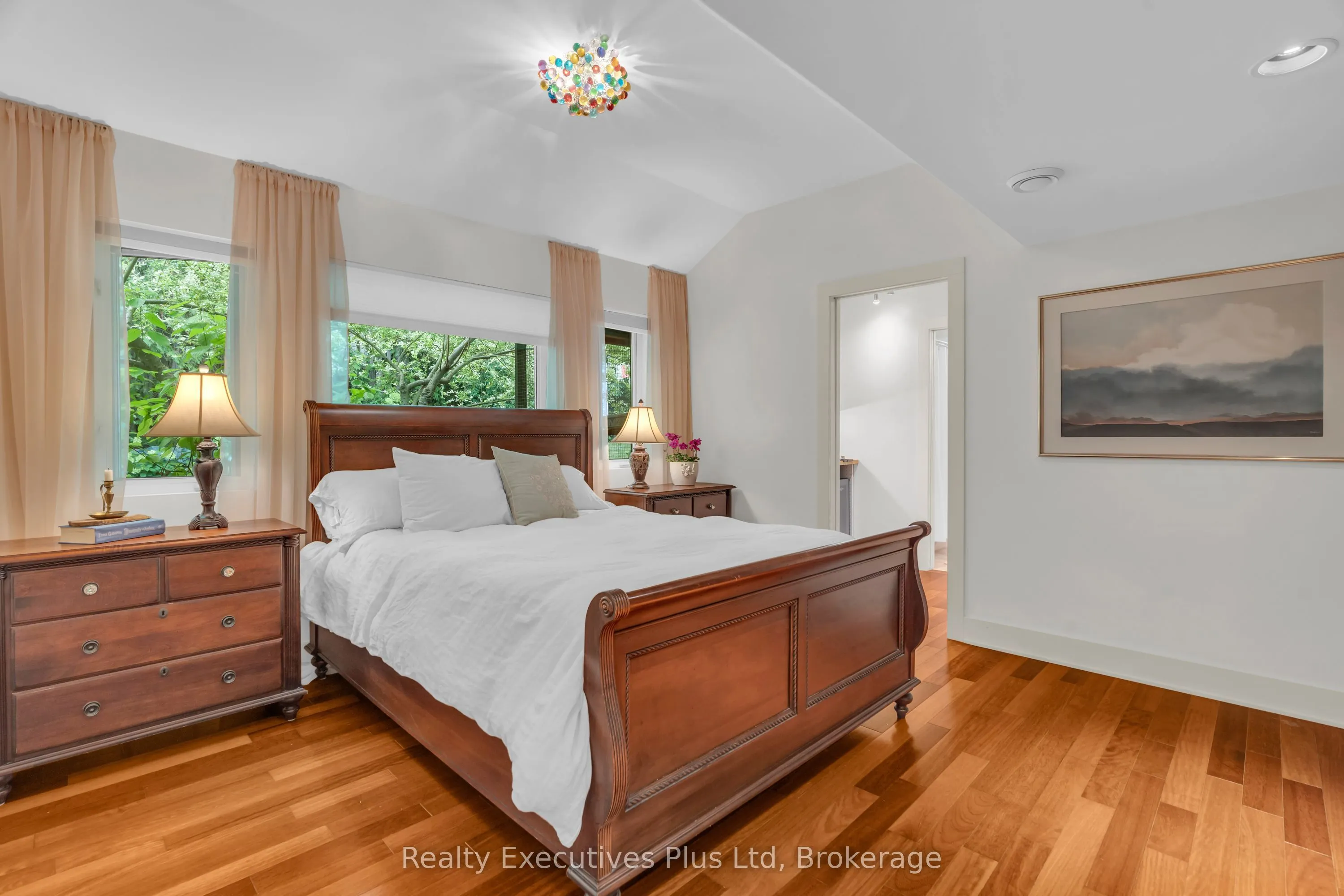 4 Glenhill Place