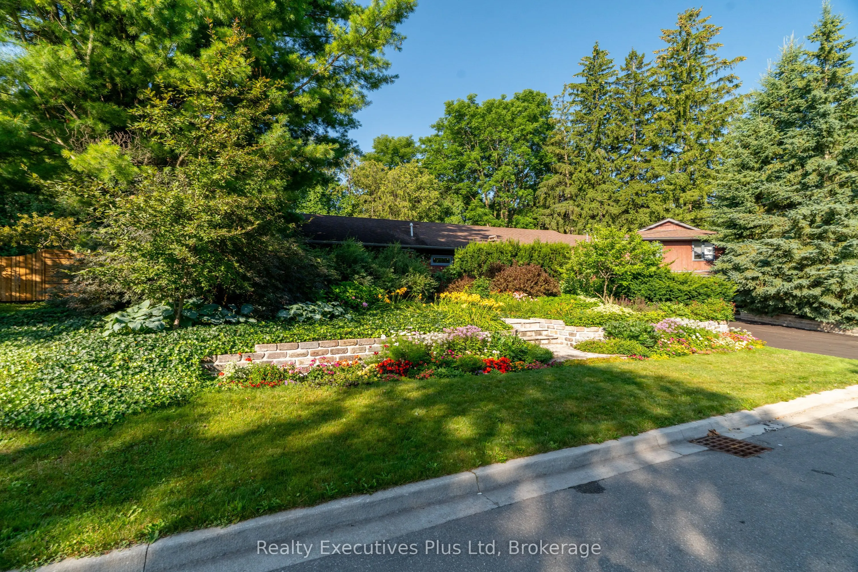 4 Glenhill Place