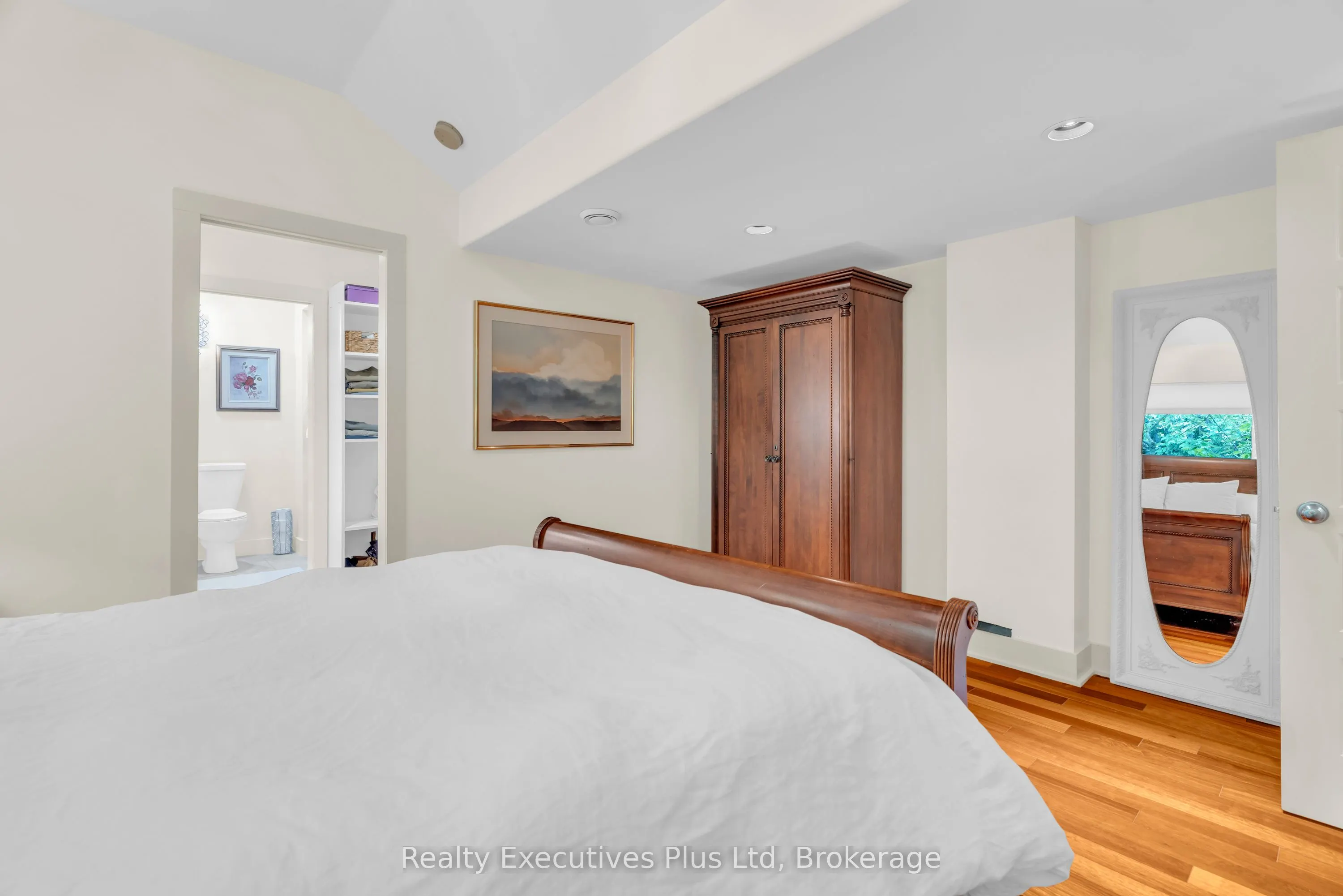 4 Glenhill Place