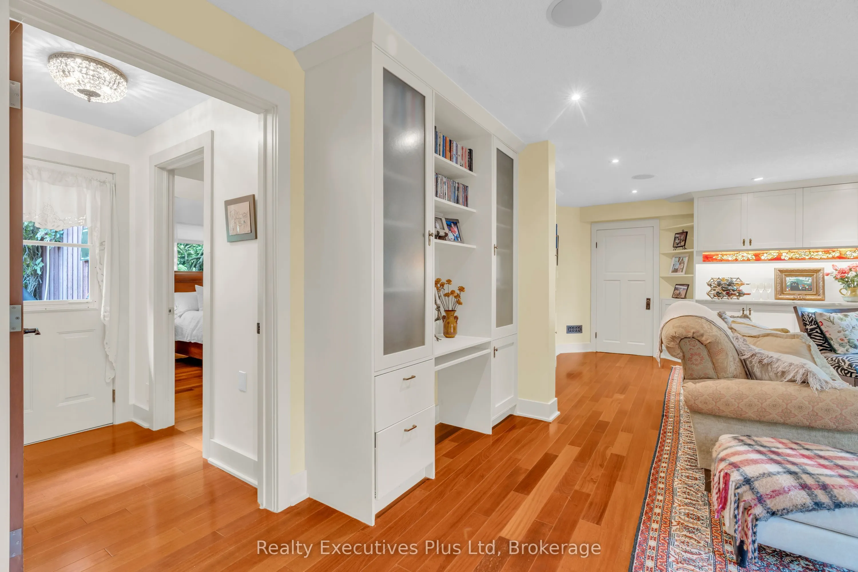4 Glenhill Place