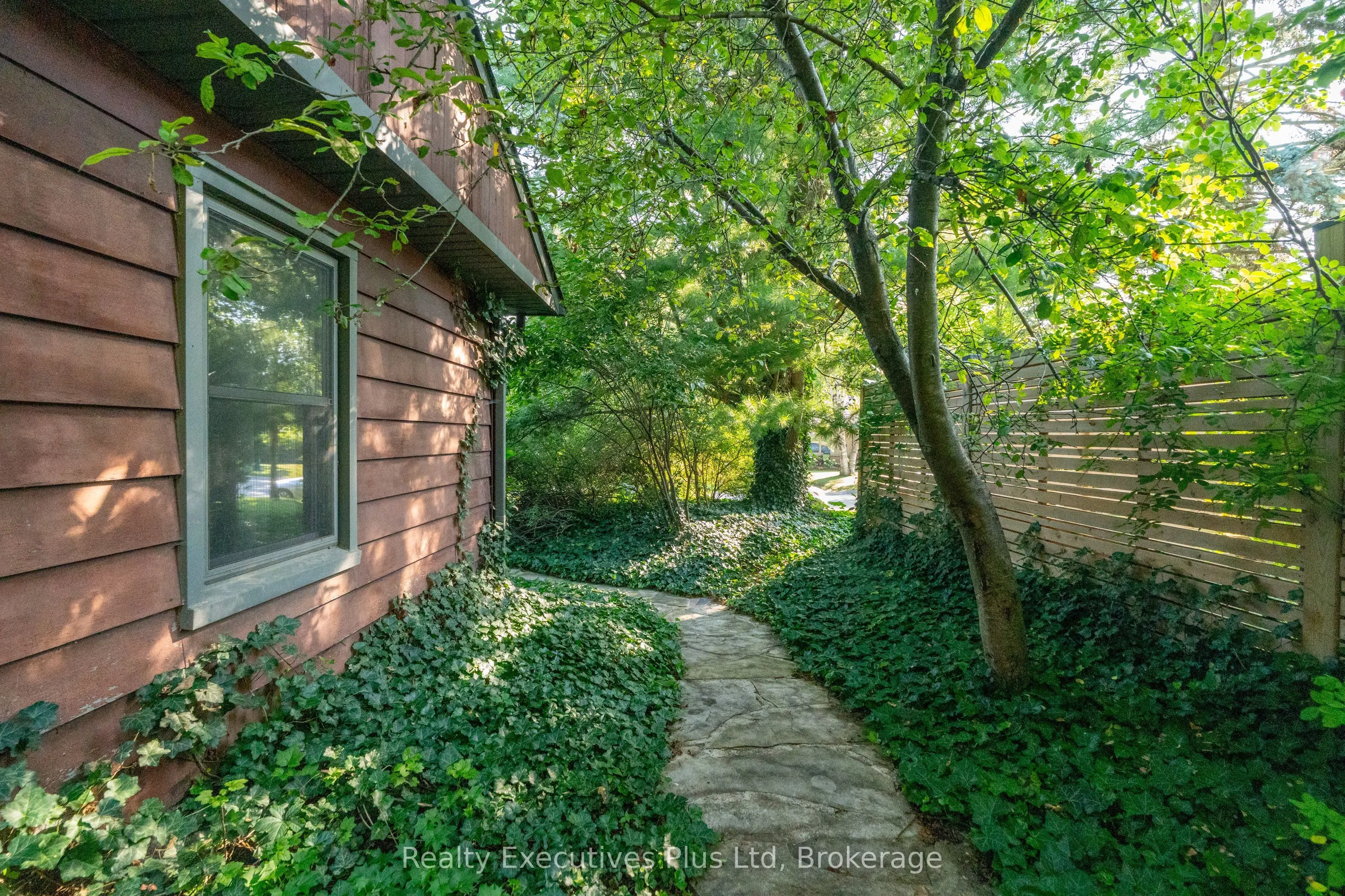 4 Glenhill Place
