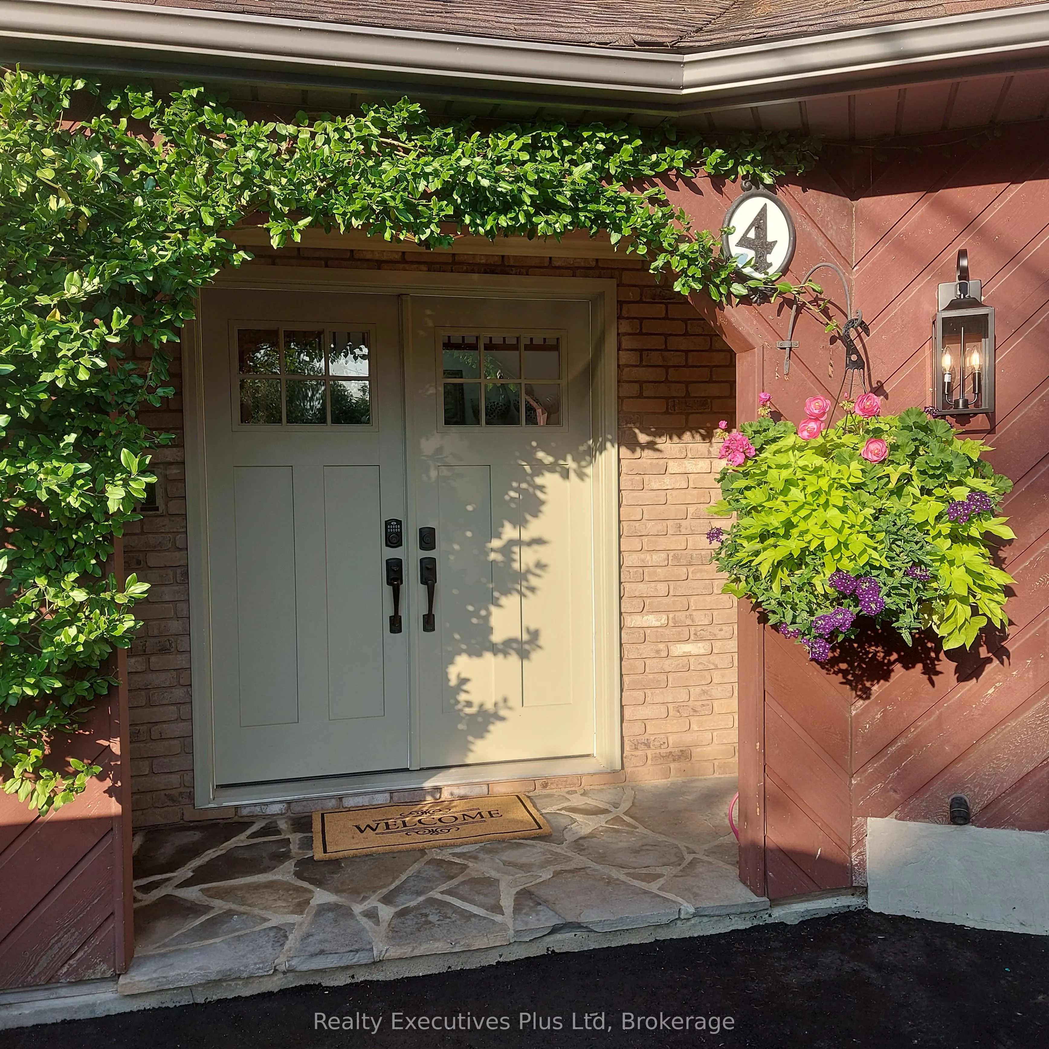 4 Glenhill Place