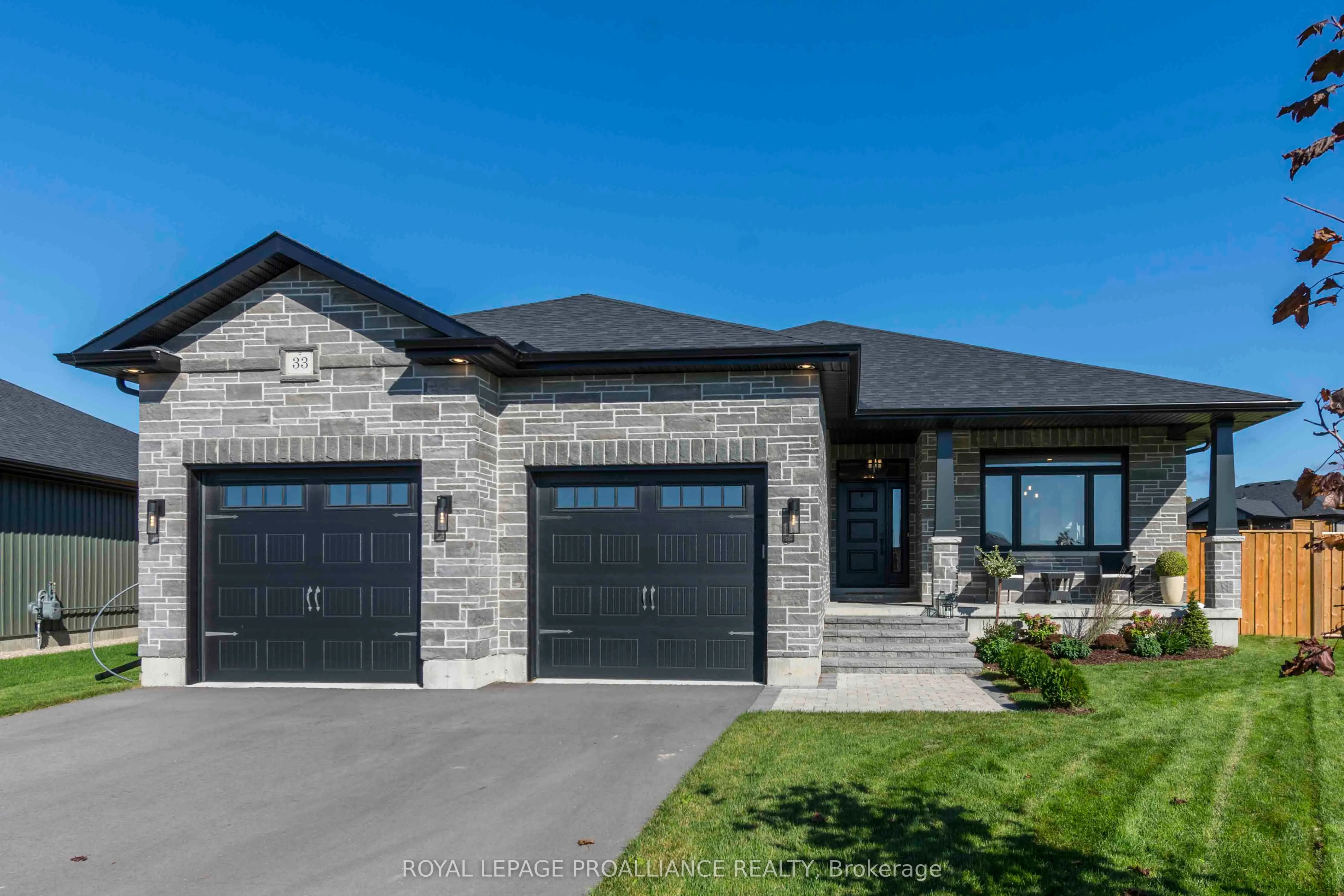 38 MacKenzie John Crescent