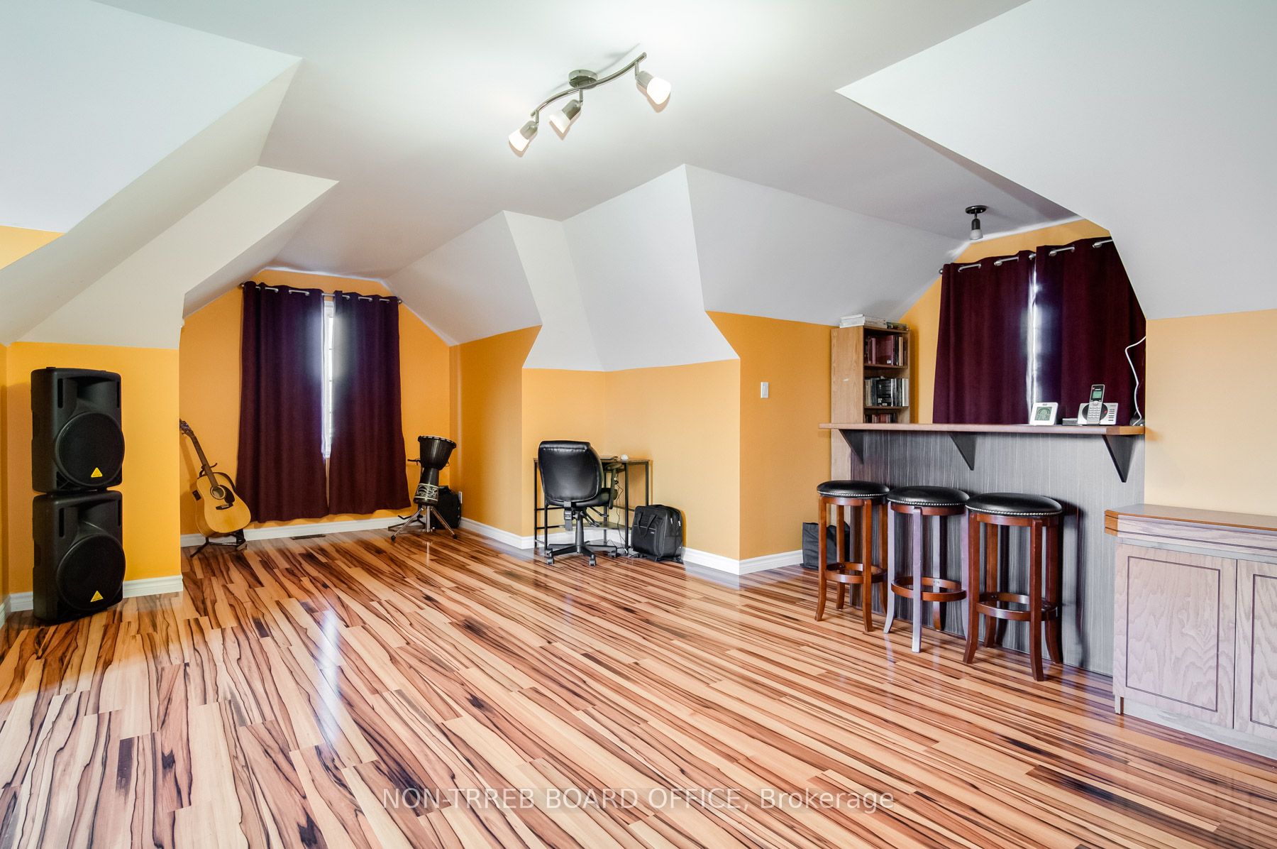 6218 Shannon Lane