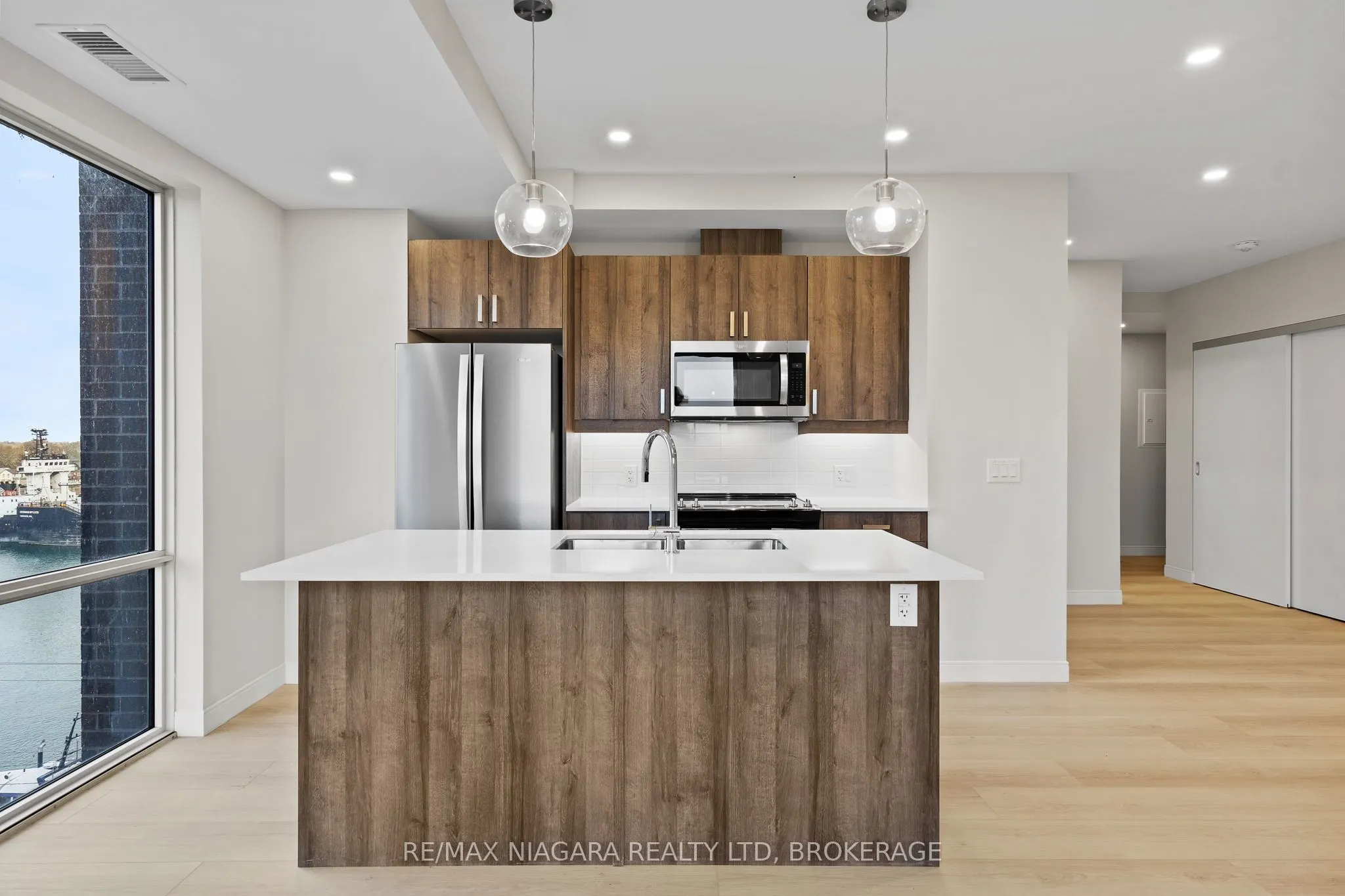118 West Street #605