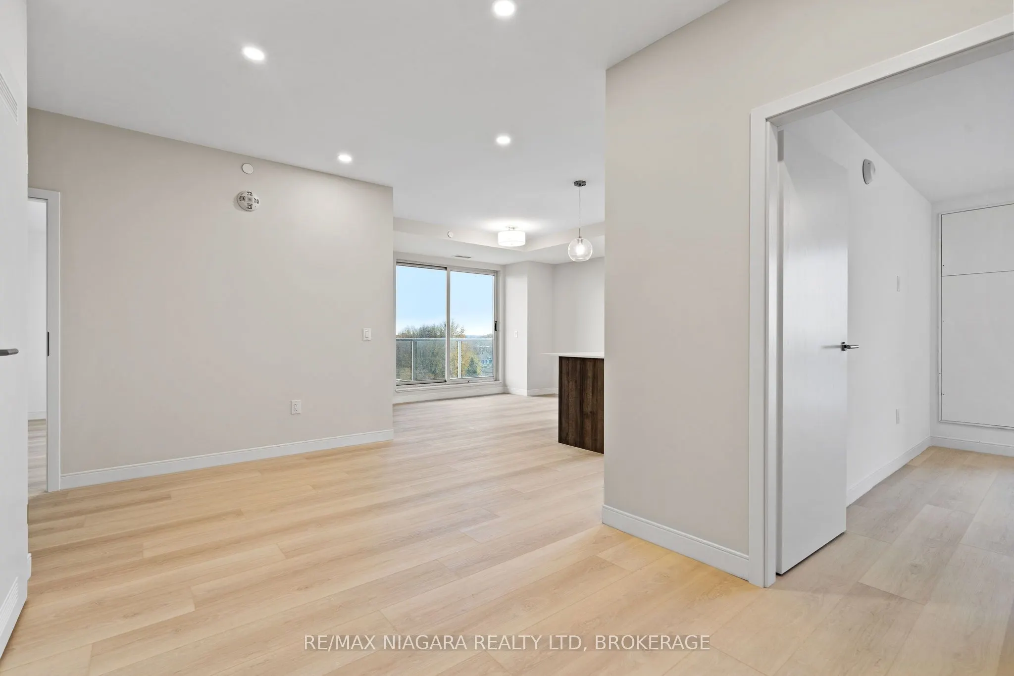 118 West Street #605