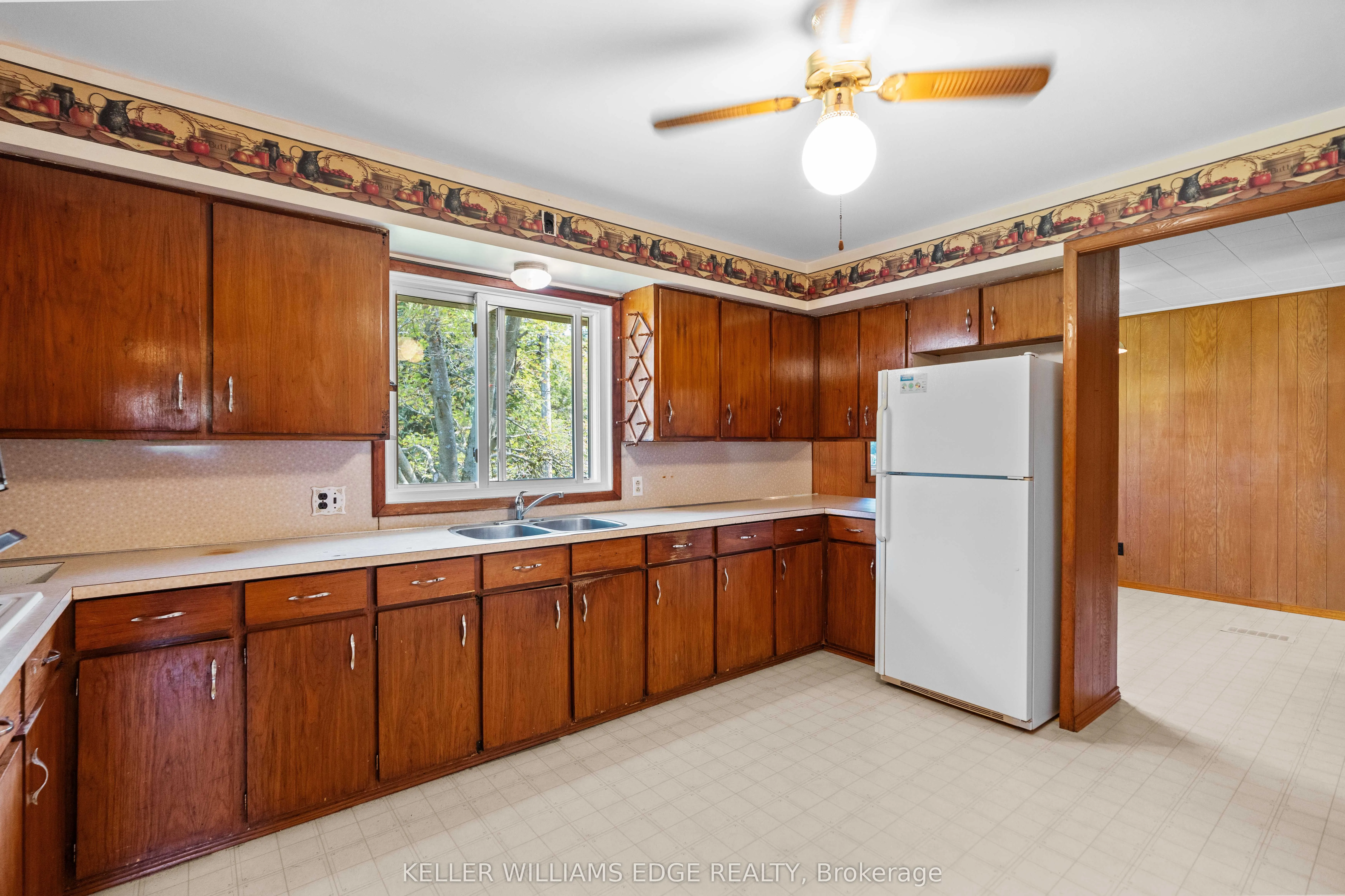 1352 Centre Road