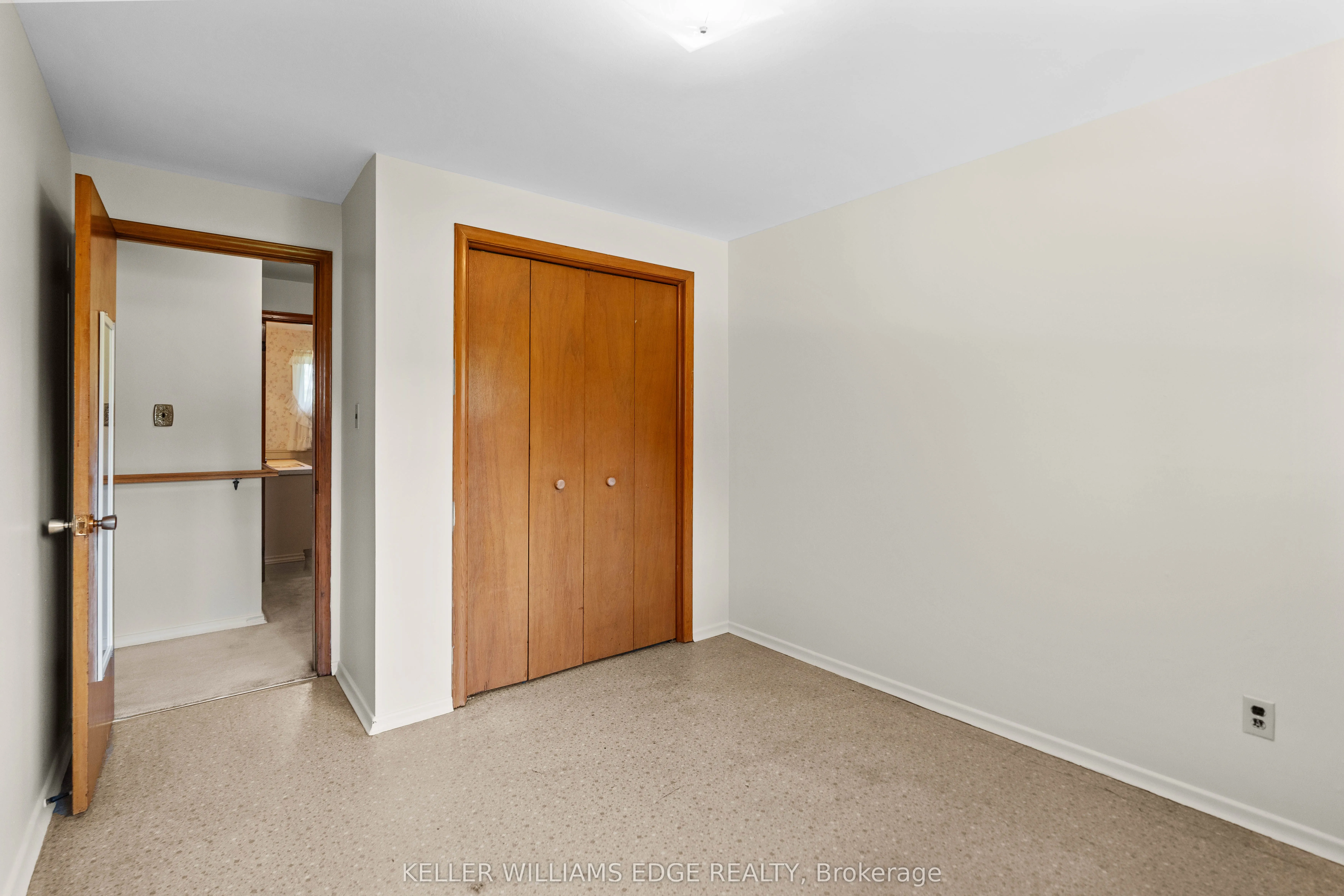 1352 Centre Road