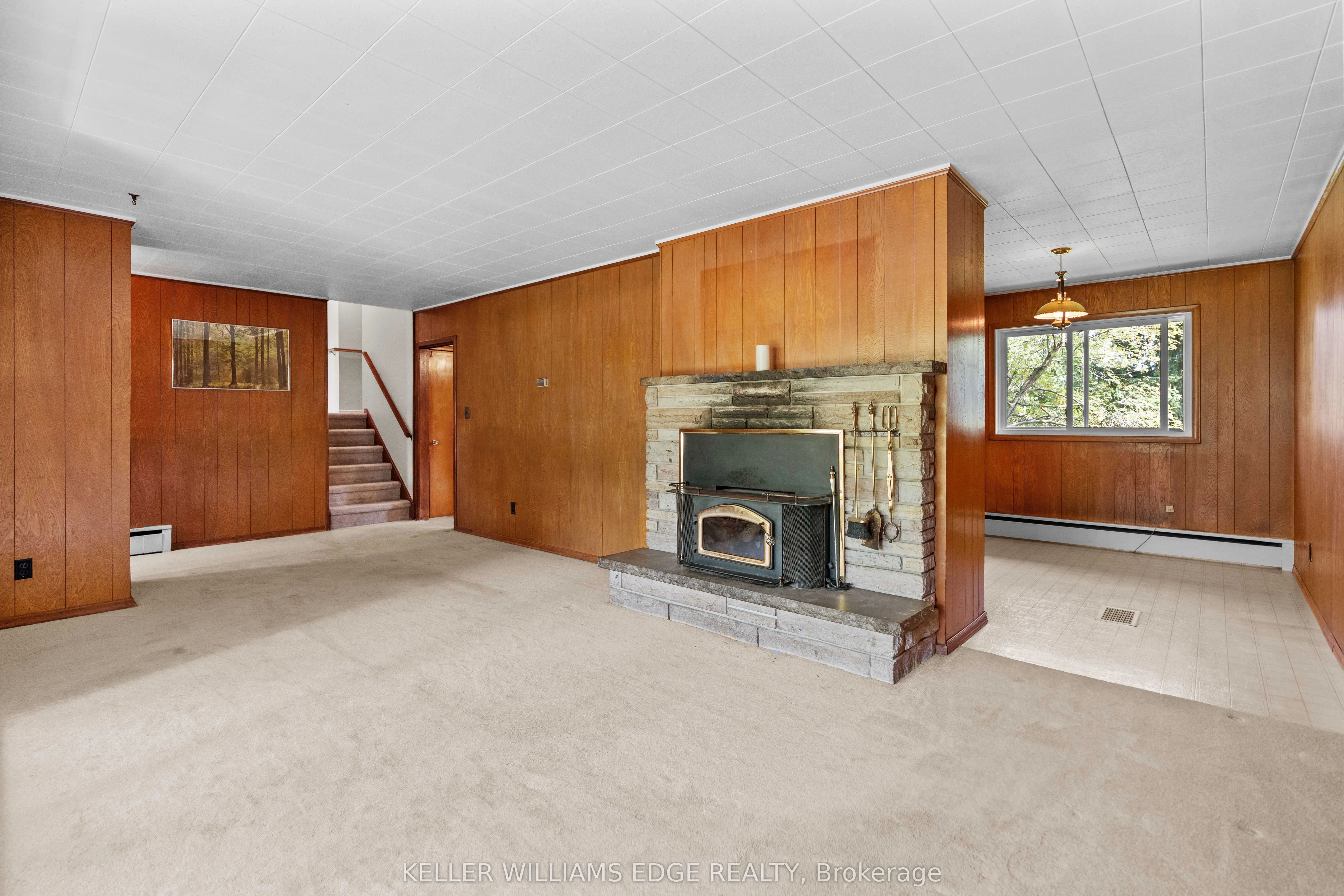 1352 Centre Road