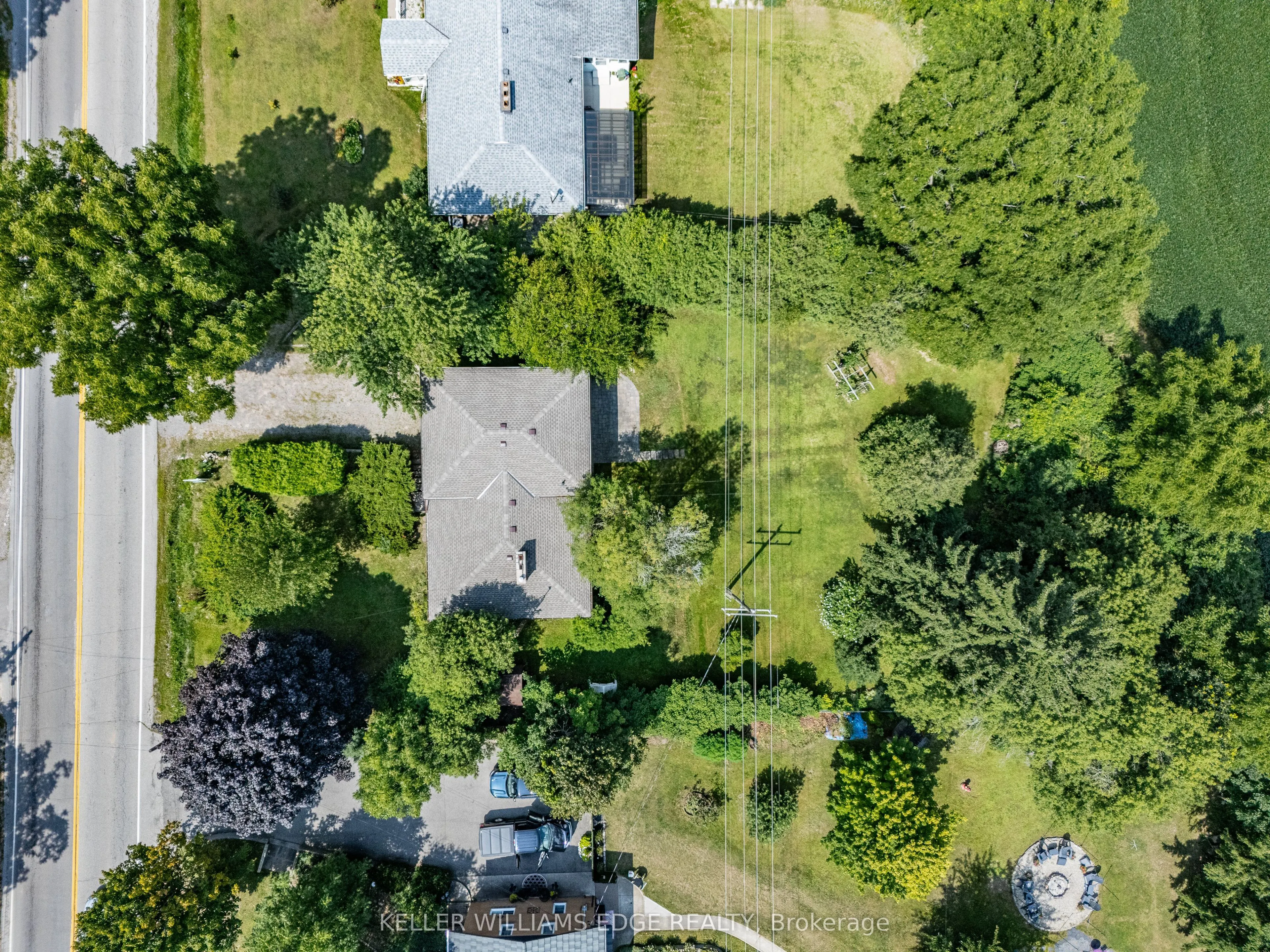1352 Centre Road