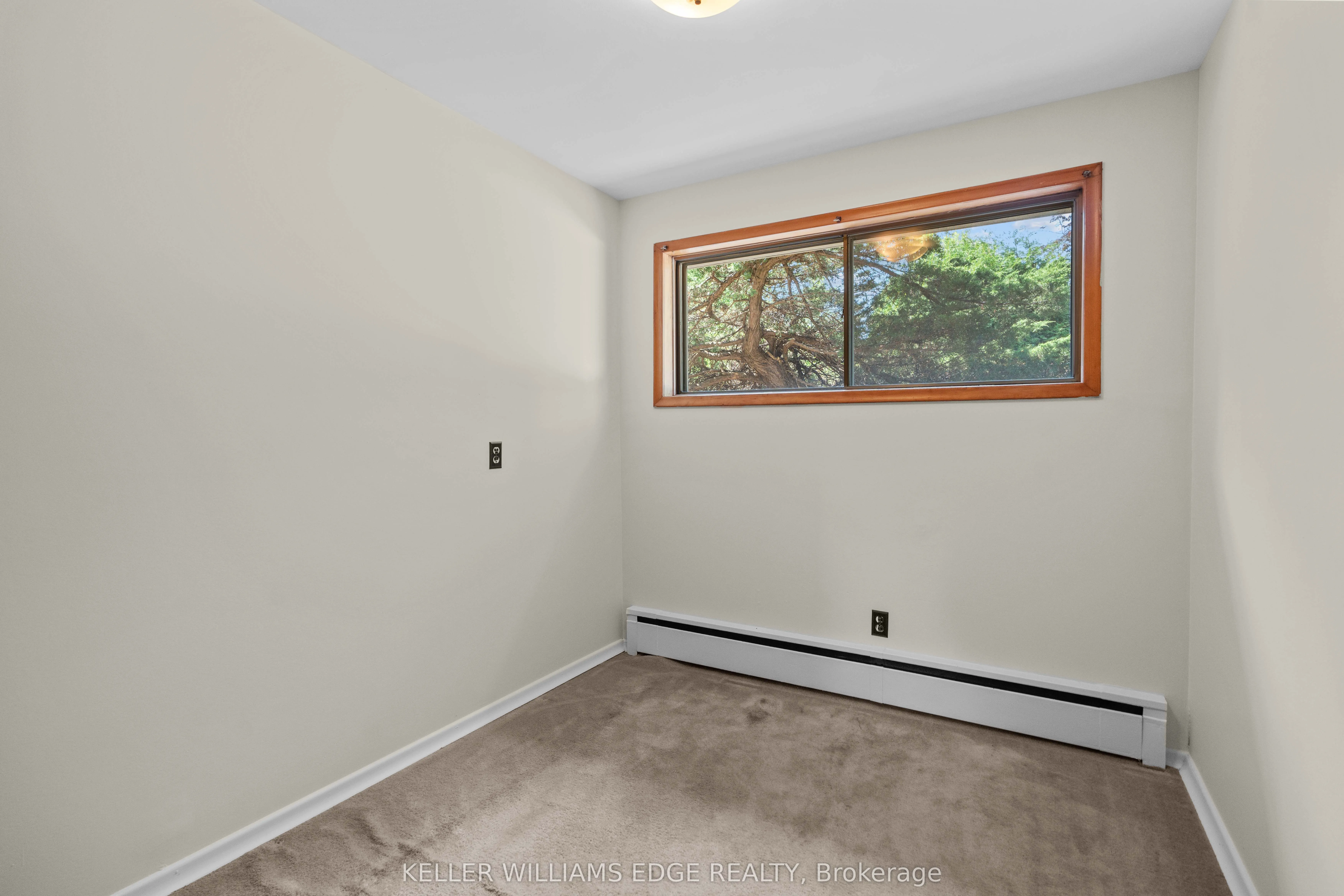 1352 Centre Road