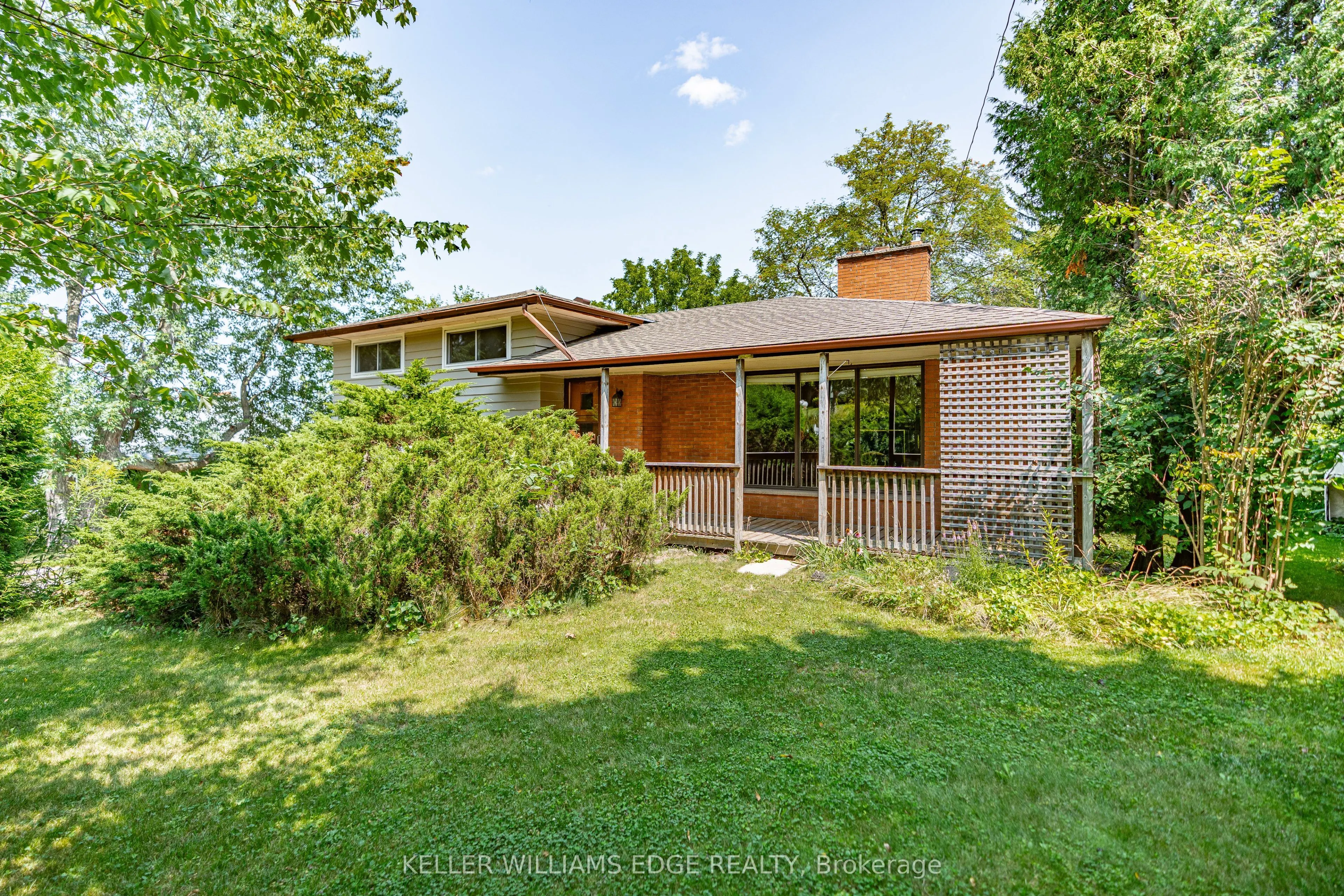 1352 Centre Road