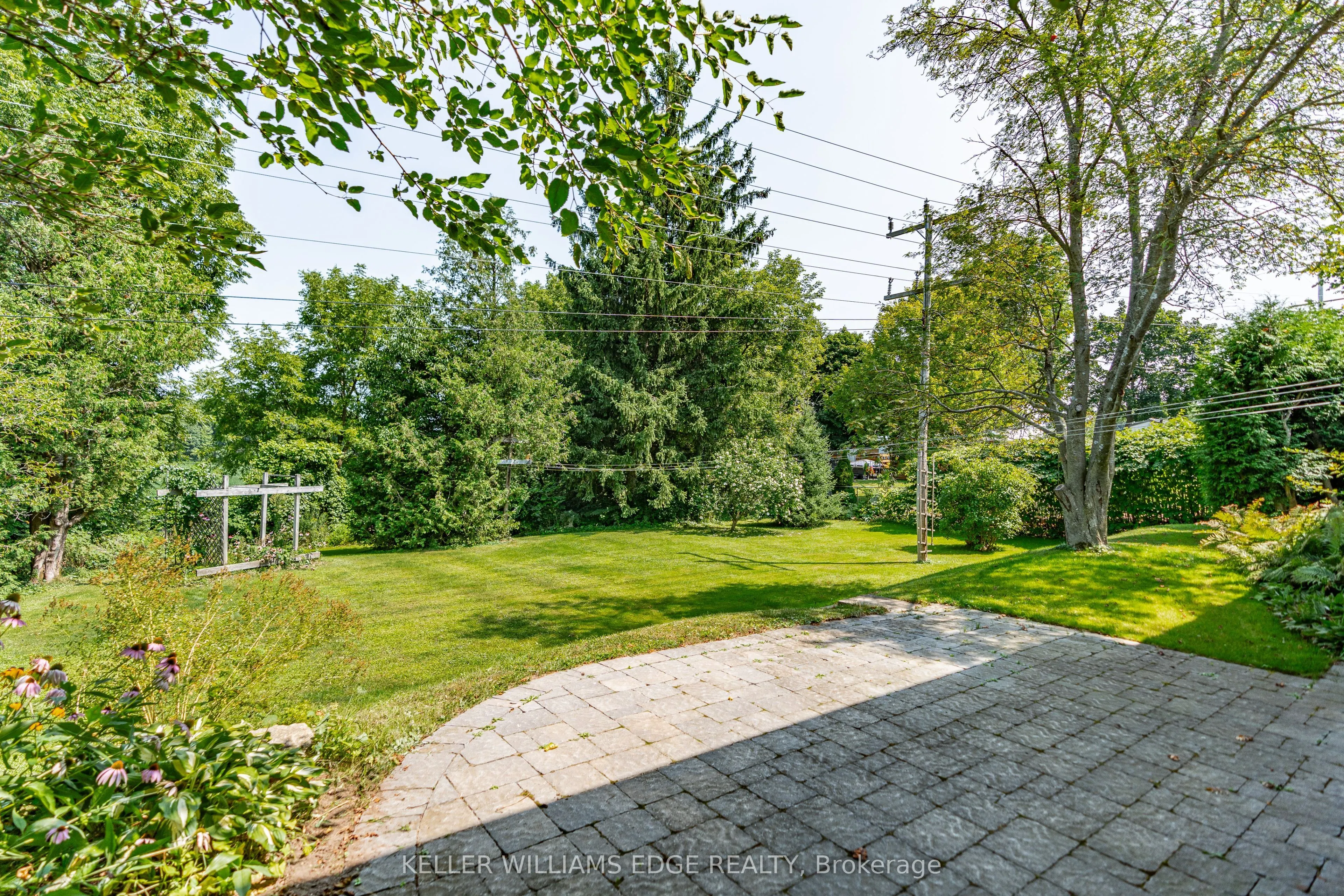 1352 Centre Road