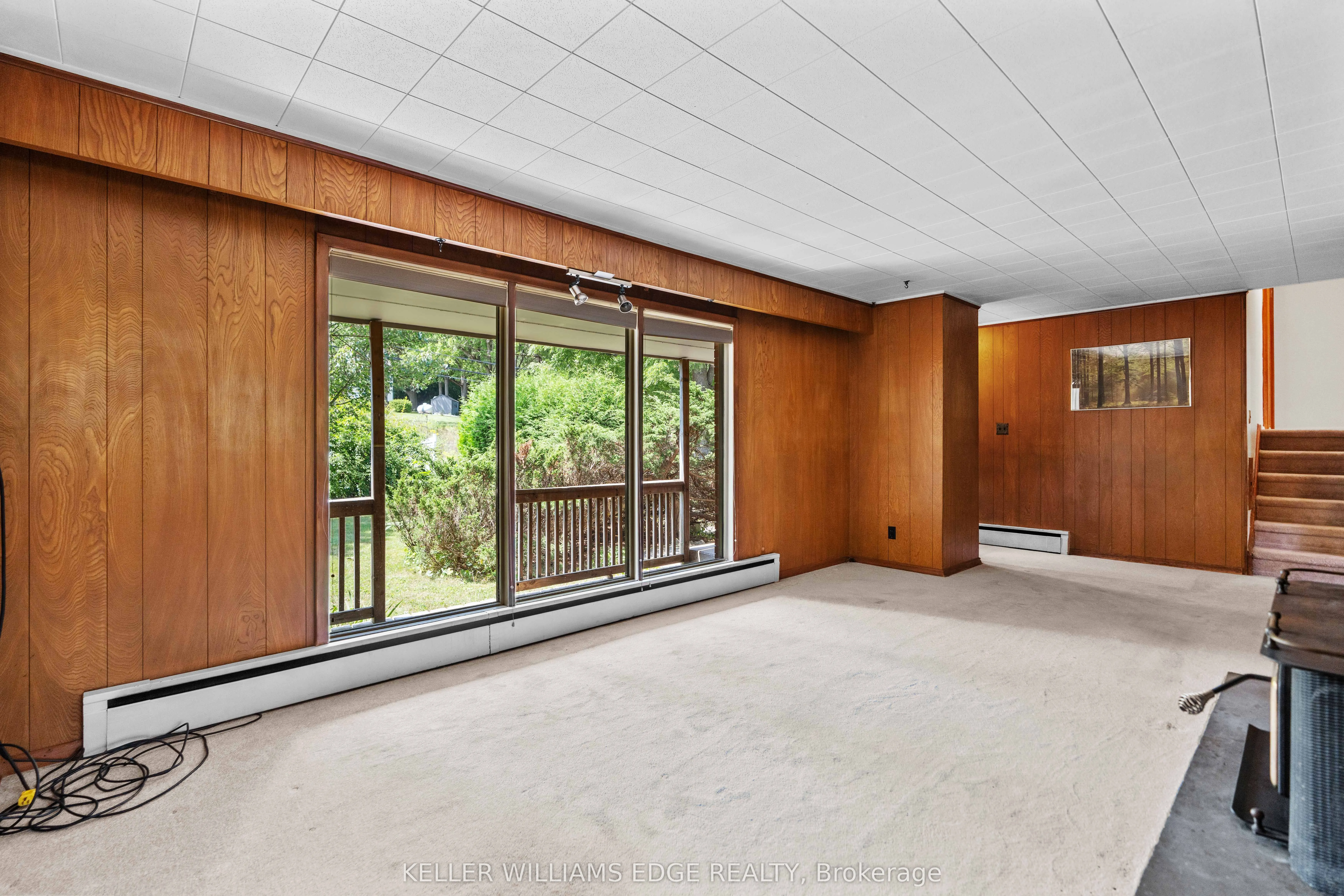1352 Centre Road