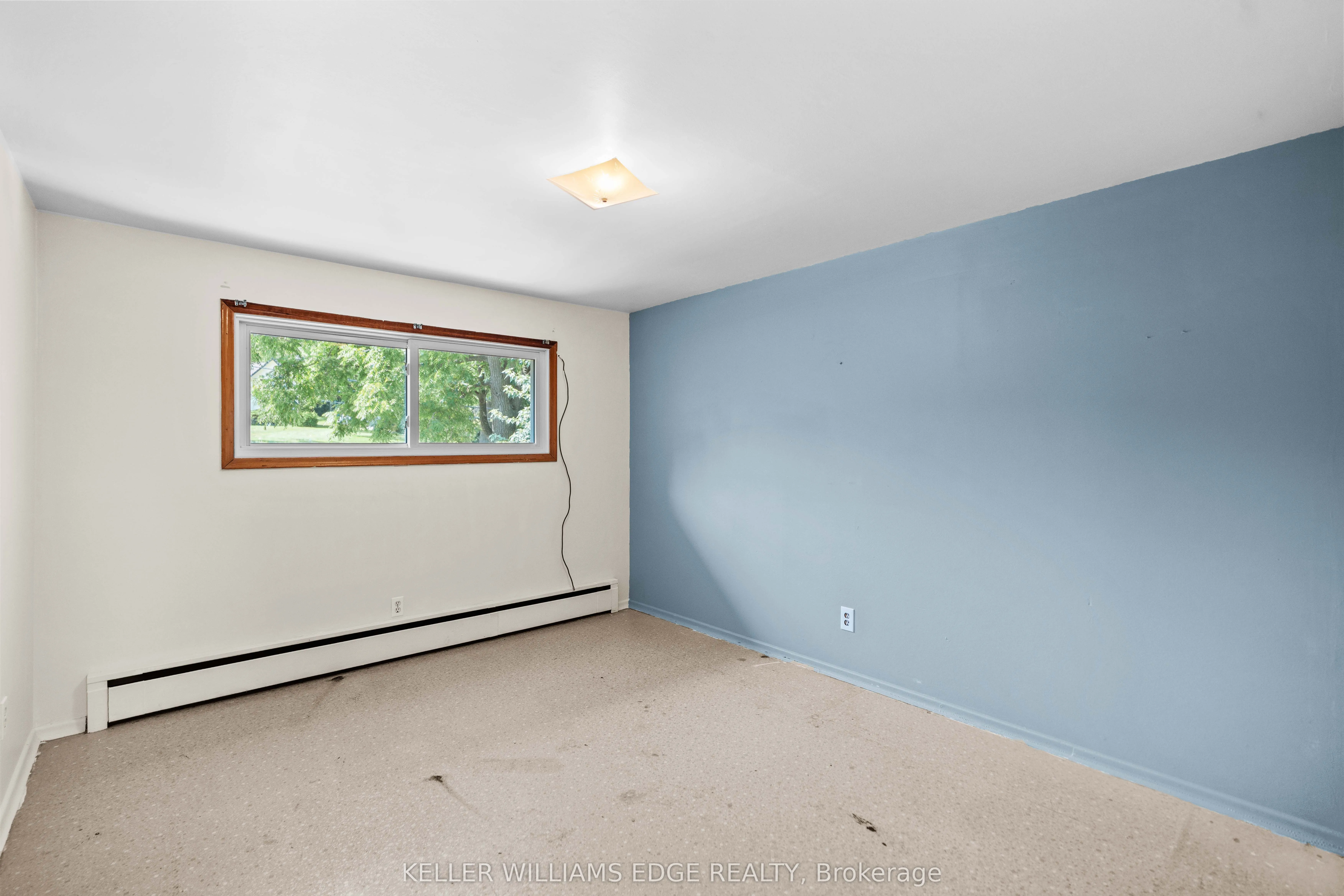 1352 Centre Road