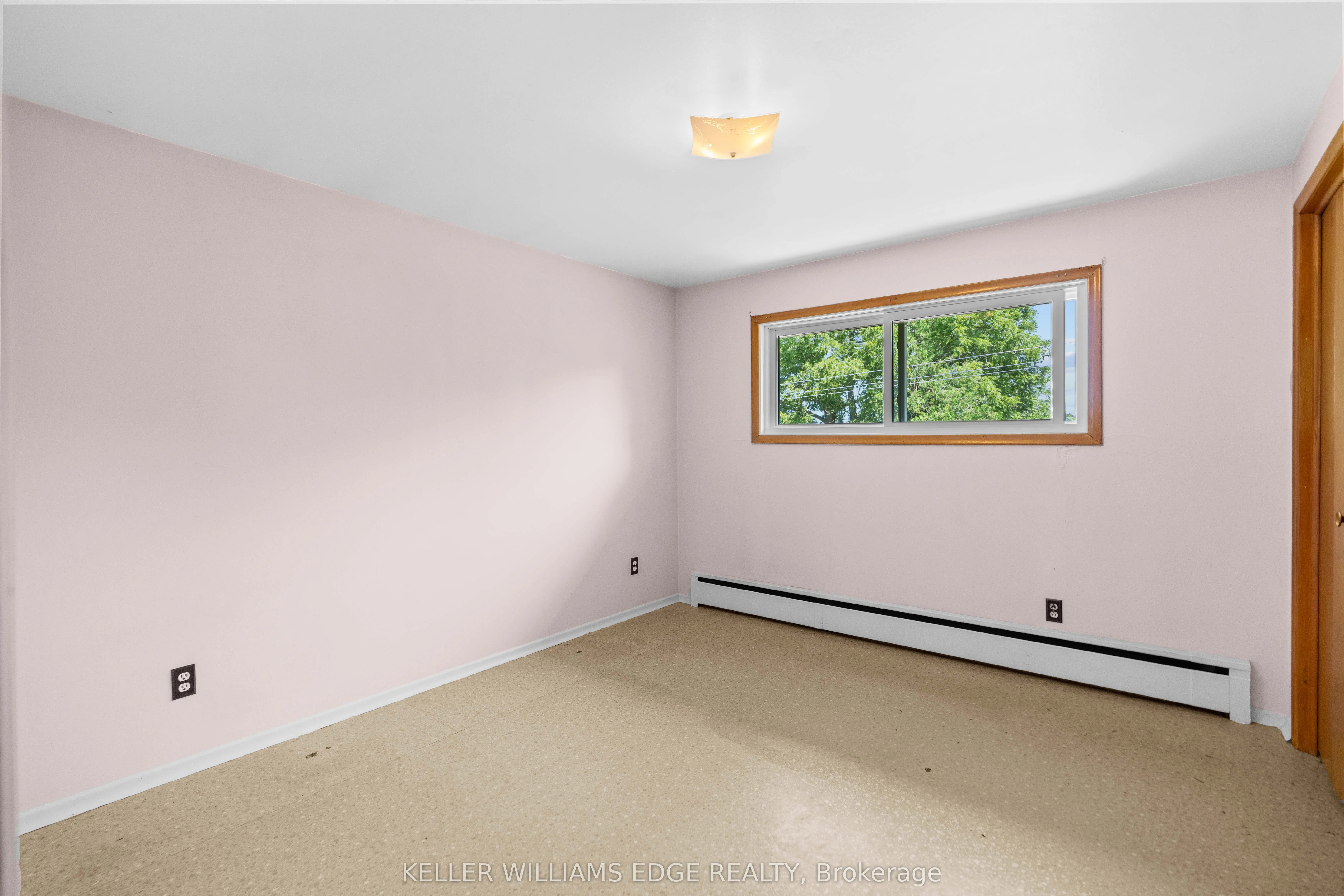1352 Centre Road