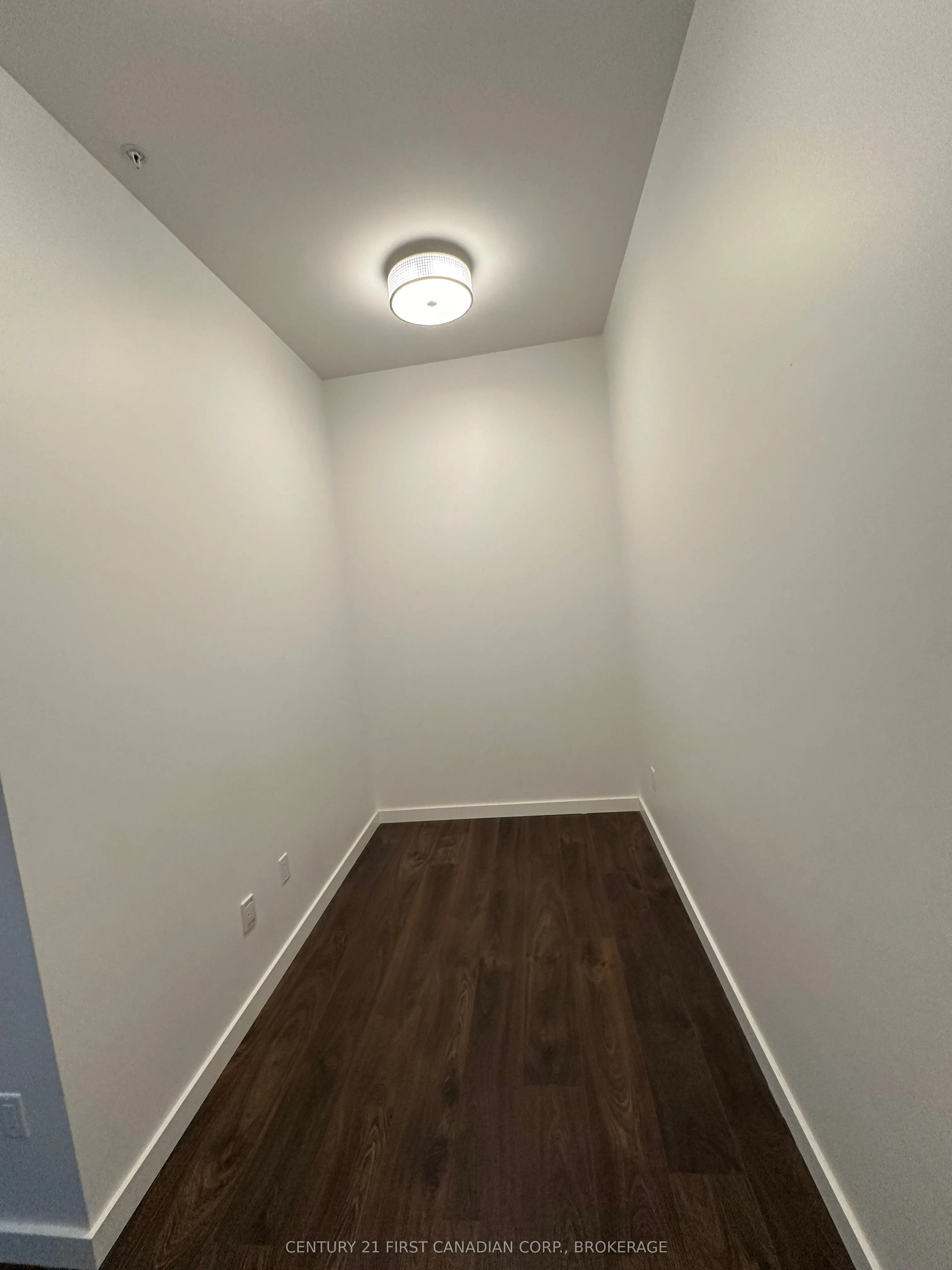 181 KING St S #1503